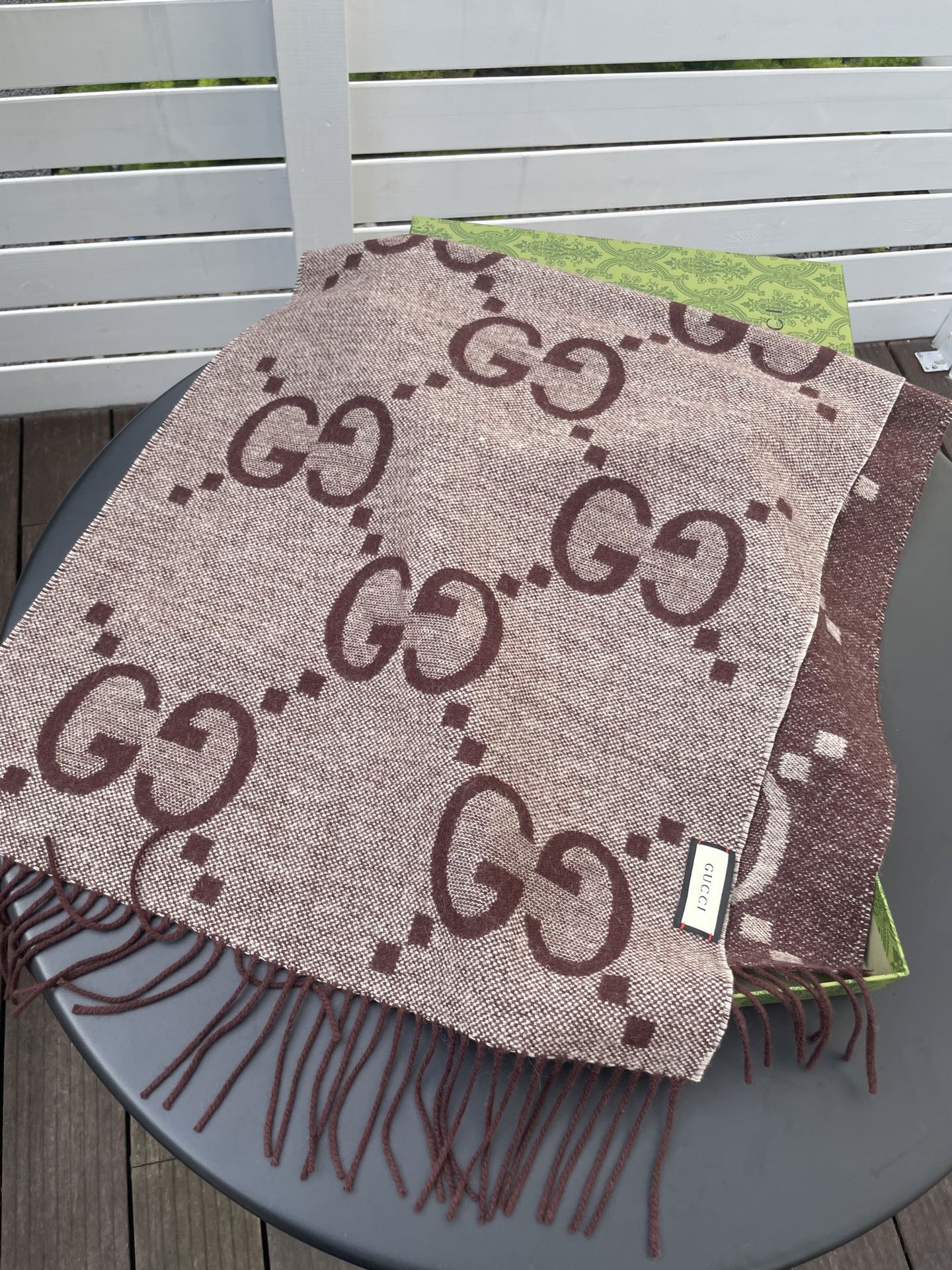 GUCCI（古奇）官网同步！代购级别！最新双面两用古驰围巾，永远加分的G秋冬单品！各种穿衣风格都可以和她