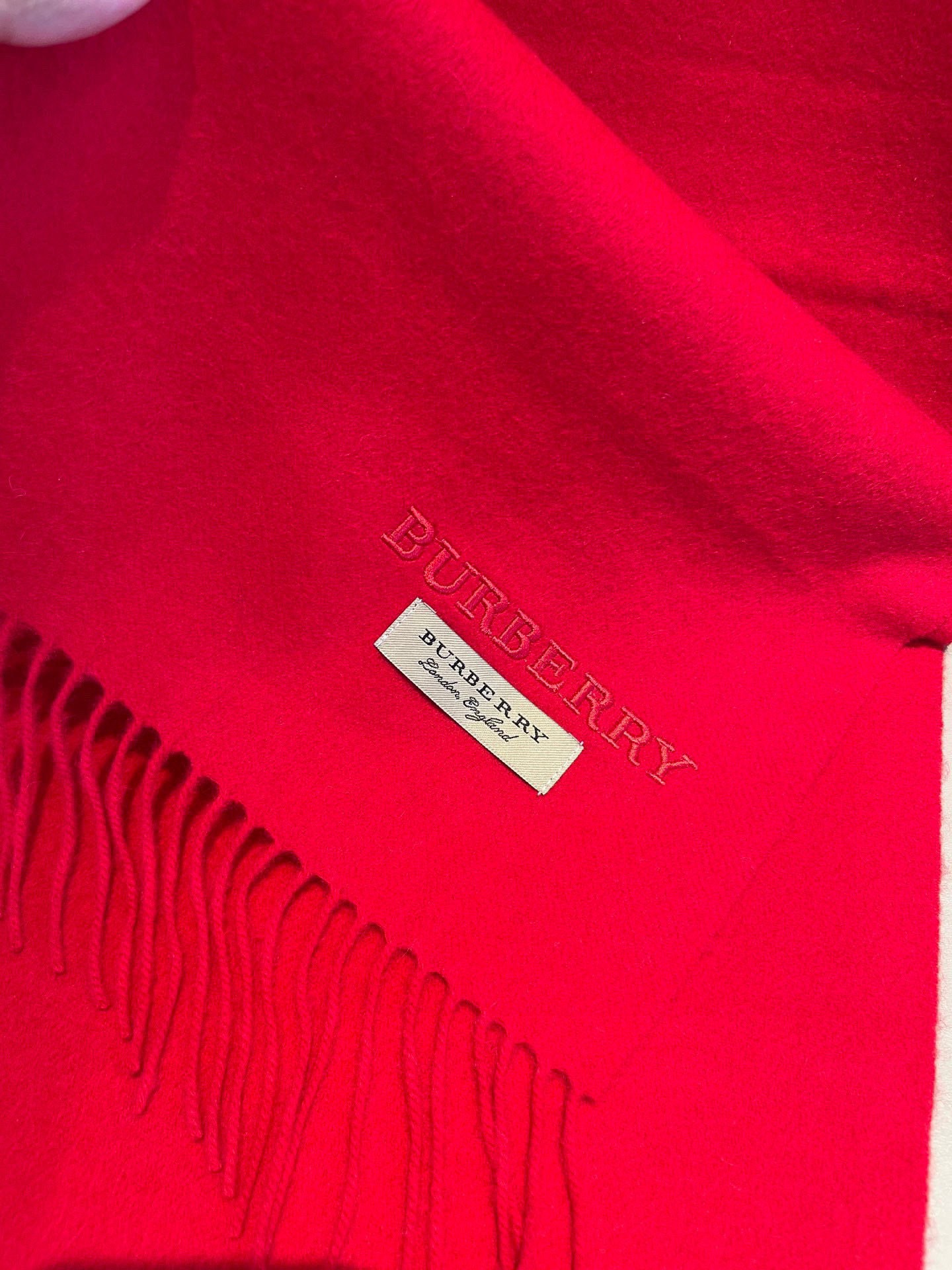 巴宝莉BURBERRY字母专柜款❗️ 顶级出口尾单刺绣👍货不多，下手一定要快，真心美的让人非常非常心动 