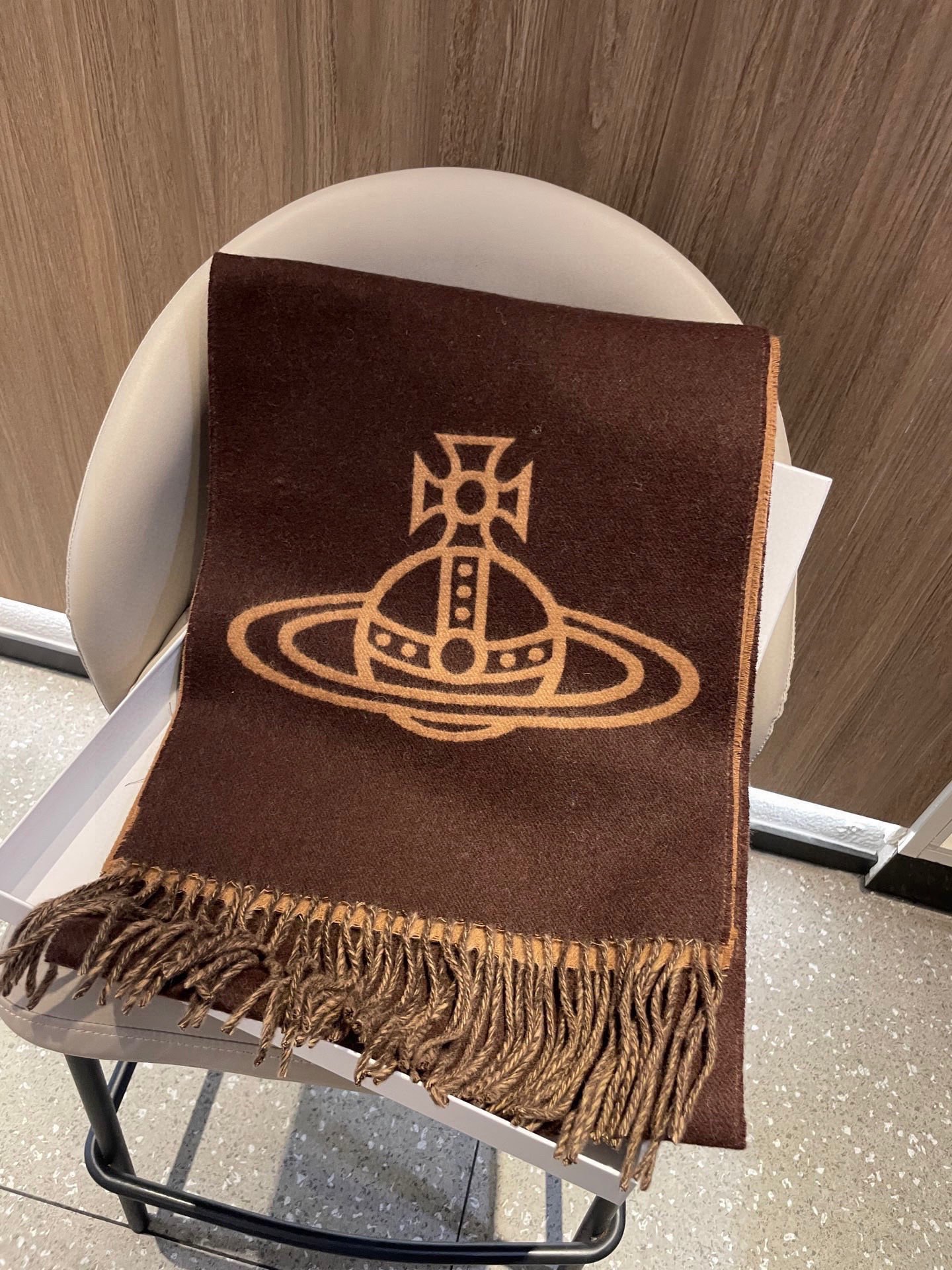 💟西太后超美新款双面围巾！超级推荐入手！质感好货！据说超难买哦！！做工非常精致，很有分量，我们的 格真的