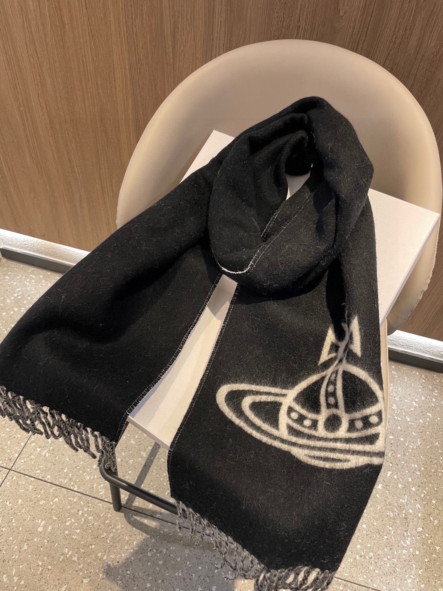 💟西太后超美新款双面围巾！超级推荐入手！质感好货！据说超难买哦！！做工非常精致，很有分量，我们的 格真的