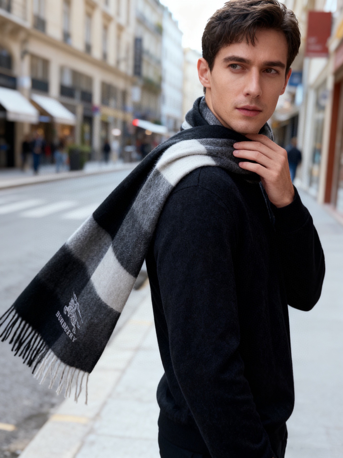 新款巴宝莉男士格子高级货❗️ 顶级出口尾单战马刺绣👍货不多，下手一定要快，真心美的让人非常非常心动 上身