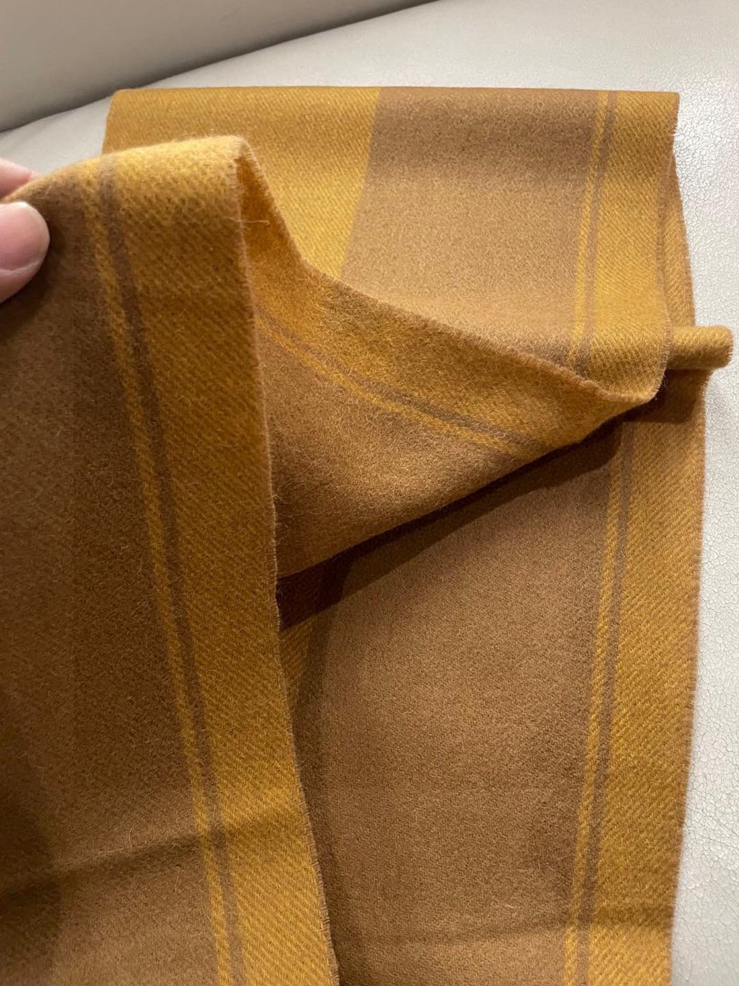 HERMFS【爱马仕】巴黎时装展采用蒙古高原细羊绒！手感满满地都是细腻的绒毛！这个价格绝对百分之百的实惠