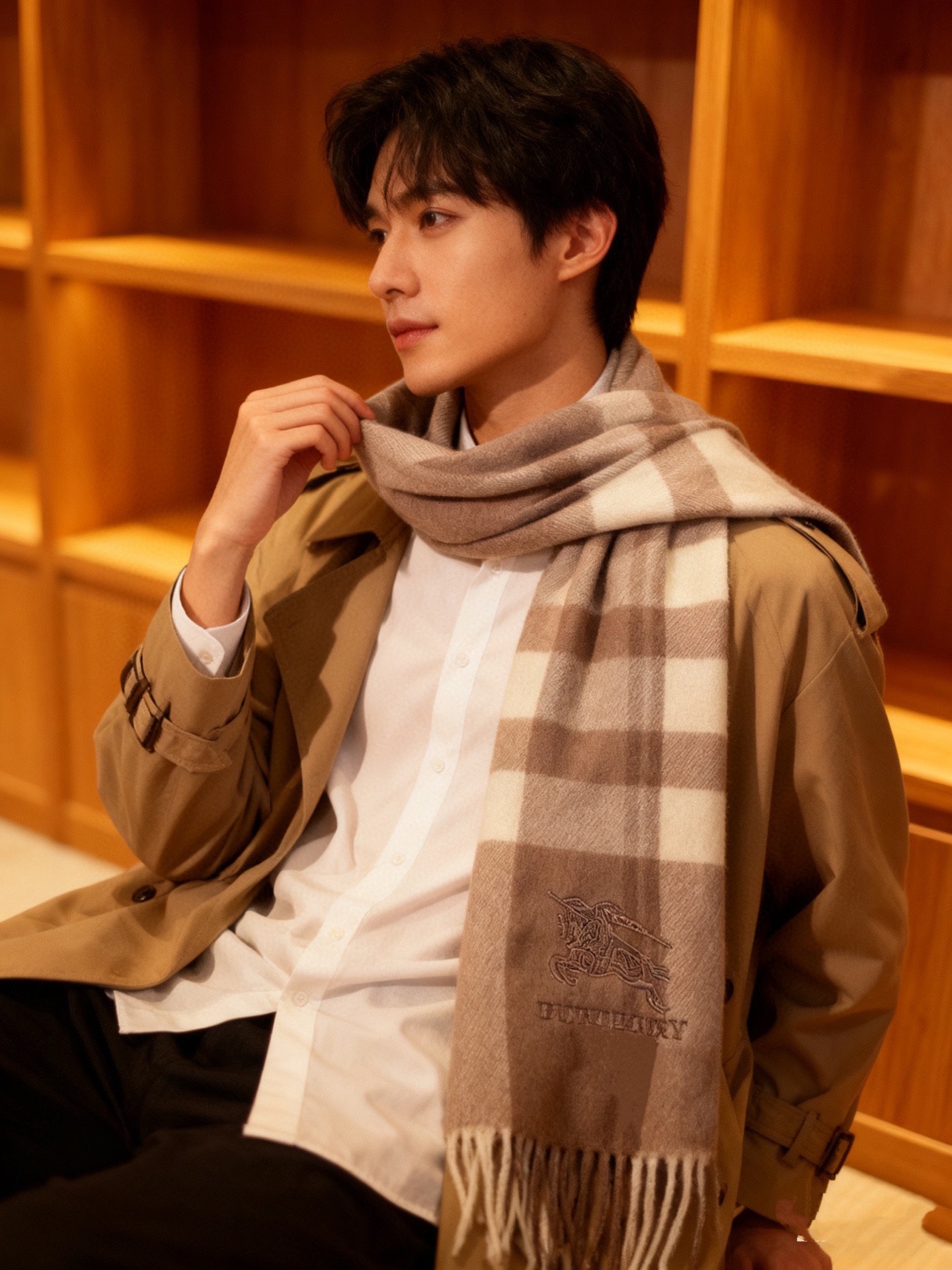 新款巴宝莉高品质进口羊绒围巾 惊爆上架 海外专柜最新男士女士情侣 羊绒围巾国内专柜都没上架 从款式到面料