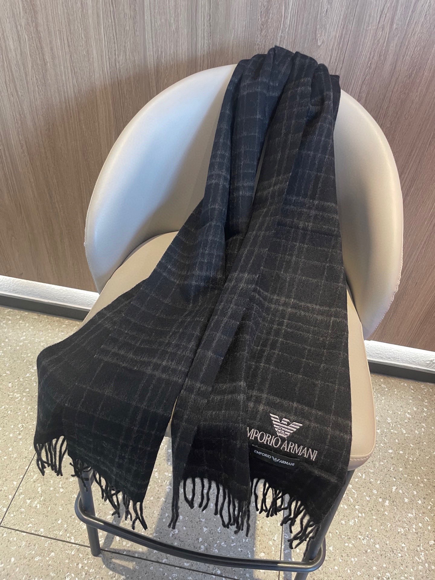 男款阿玛尼（Arman）围巾且买且珍惜~~男款真的很少，一年也就出几款，都是出口订单所以比较难遇。男人的