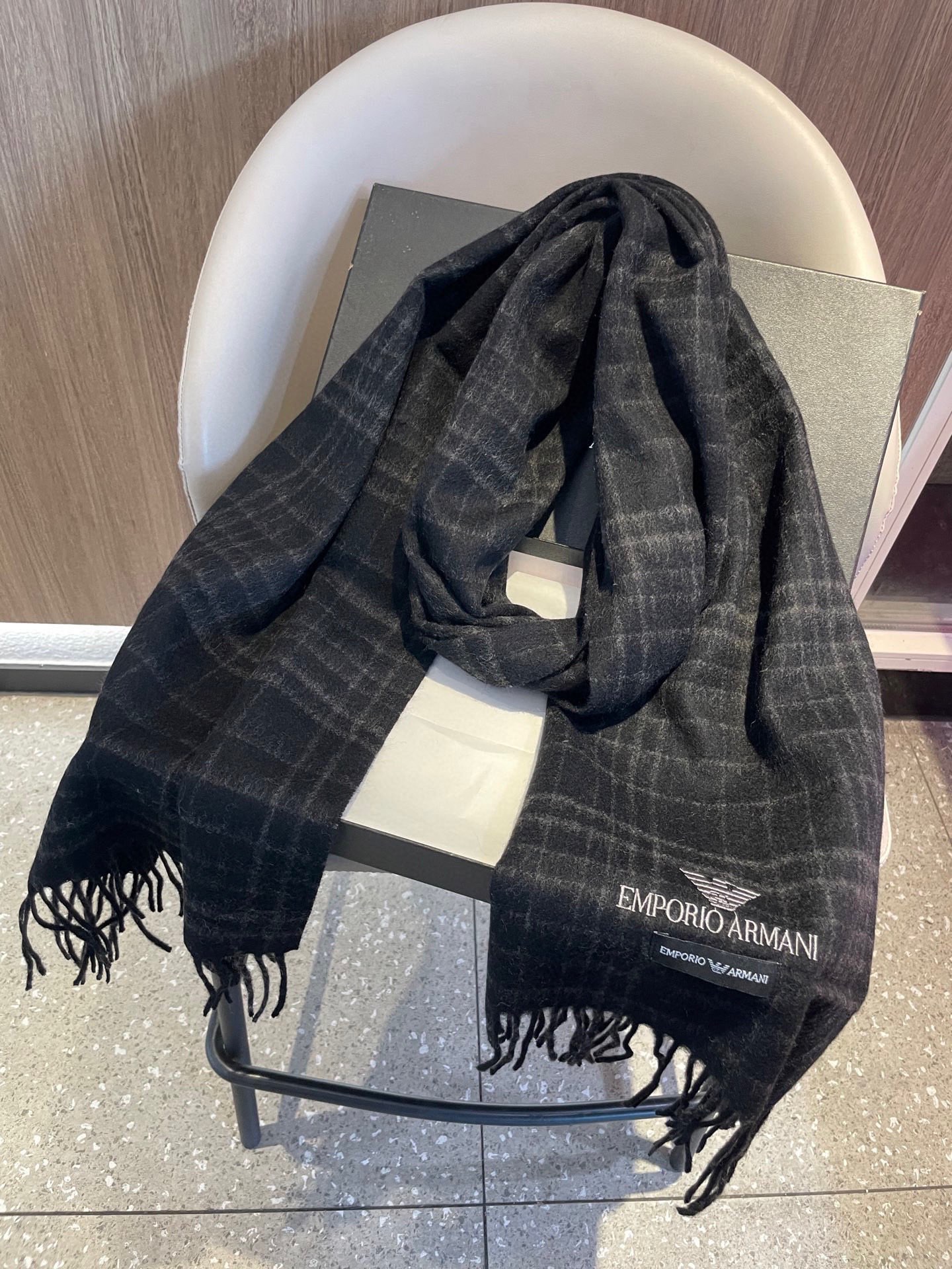男款阿玛尼（Arman）围巾且买且珍惜~~男款真的很少，一年也就出几款，都是出口订单所以比较难遇。男人的