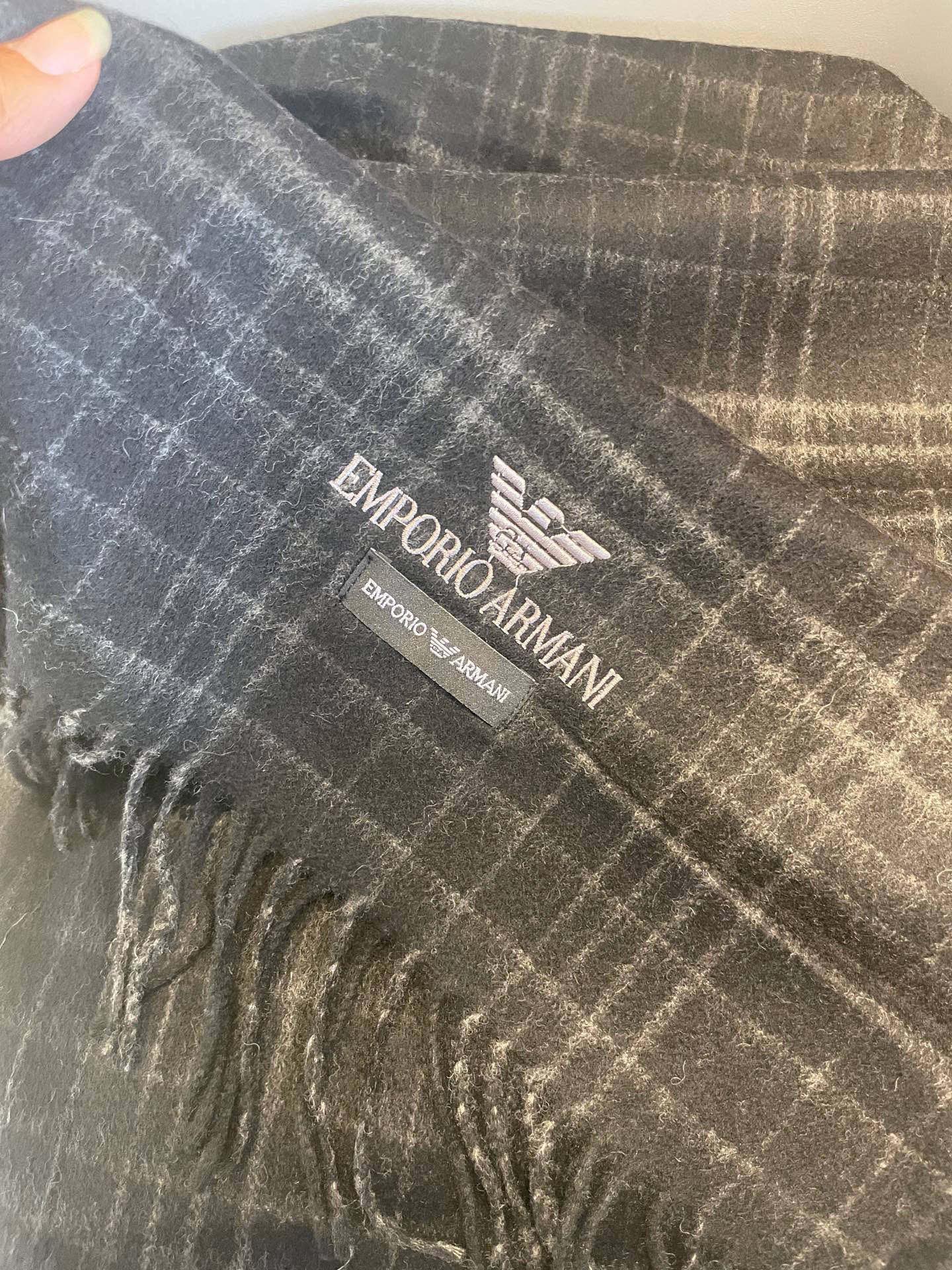 男款阿玛尼（Arman）围巾且买且珍惜~~男款真的很少，一年也就出几款，都是出口订单所以比较难遇。男人的