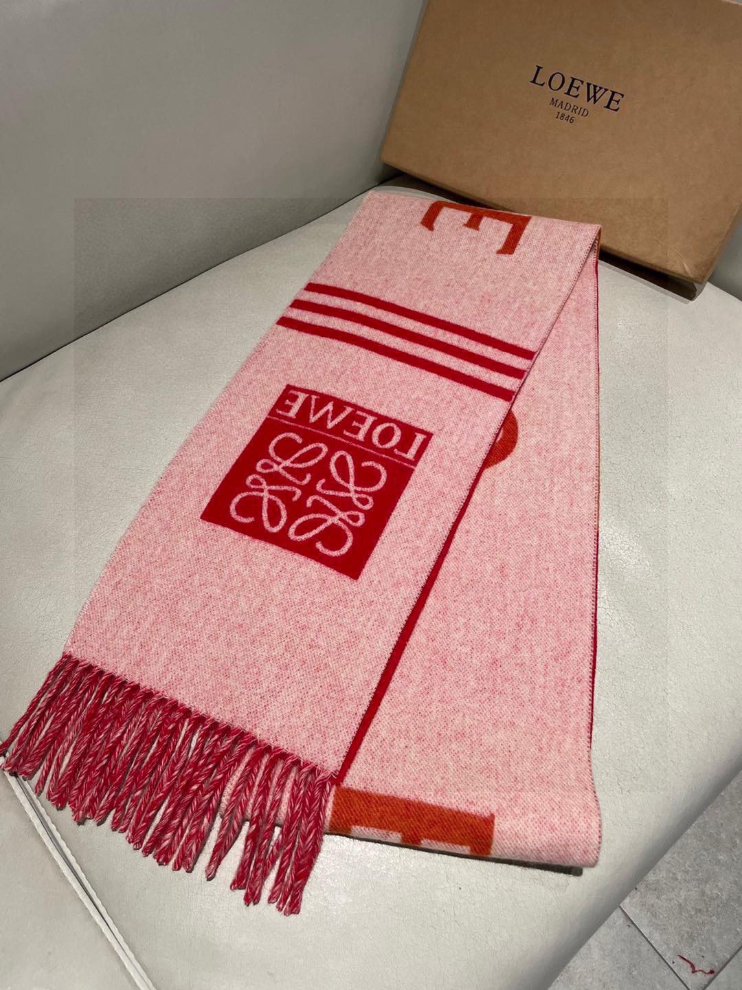 罗意威LOEWE原单尾货！重磅推荐‼️2025新款提花围巾 男女同款❗️✨✨低调的奢侈感❗️极品柔美精英