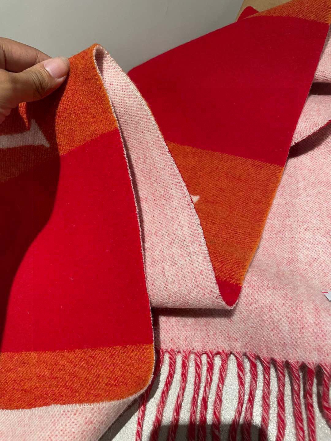 罗意威LOEWE原单尾货！重磅推荐‼️2025新款提花围巾 男女同款❗️✨✨低调的奢侈感❗️极品柔美精英