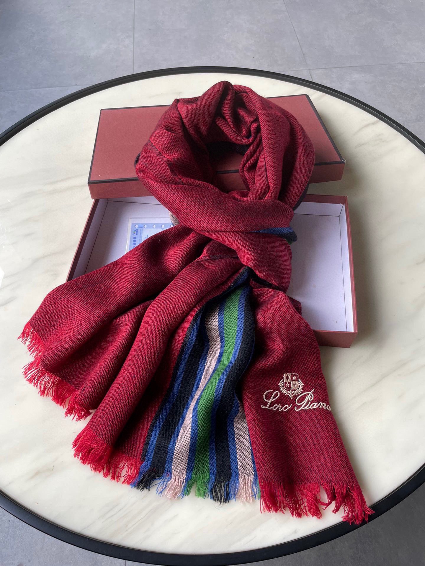 意大利🇮🇹奢侈品牌 💯🎆loro Pianna 皮安娜 设计新贵 以简洁大气的款式著名 📿📿正儿八经的正