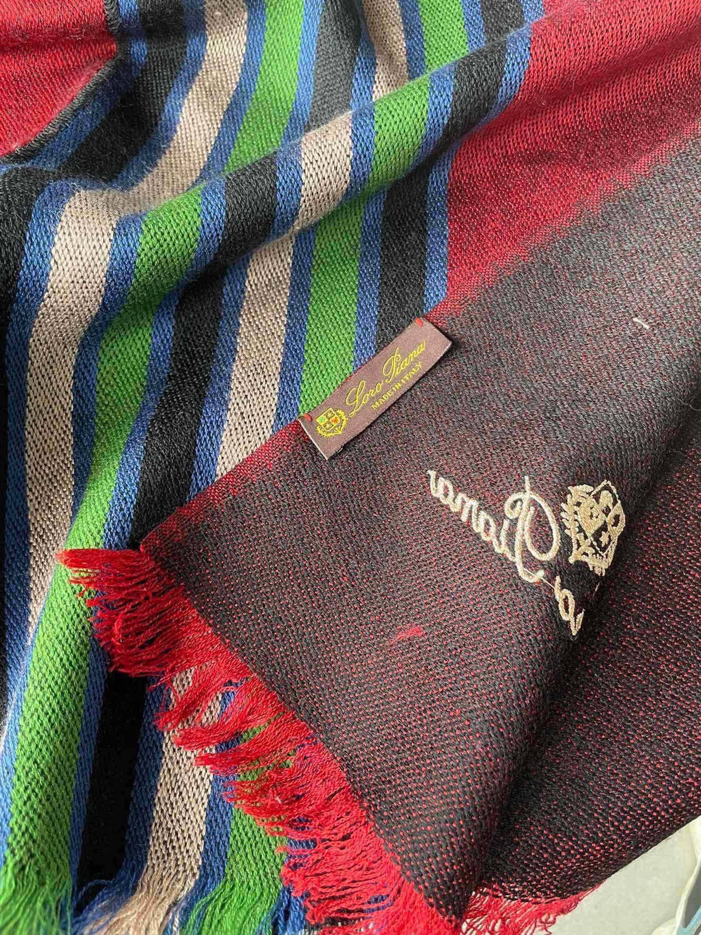 意大利🇮🇹奢侈品牌 💯🎆loro Pianna 皮安娜 设计新贵 以简洁大气的款式著名 📿📿正儿八经的正