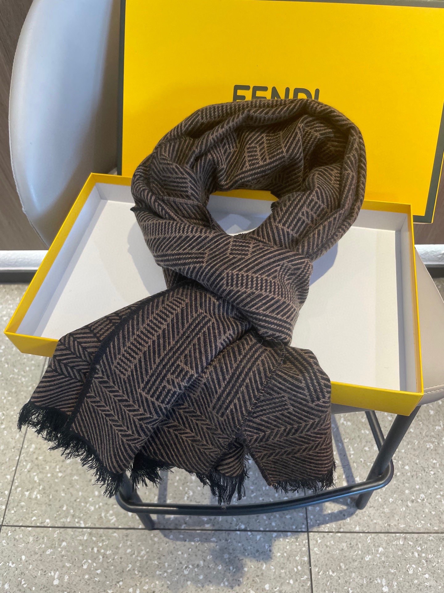 🆕 FENDI · 芬迪❗️最能碰撞出高级感❗️双F绝对是今年时尚圈最炙手可热的潮流风向标❗️最流行的老