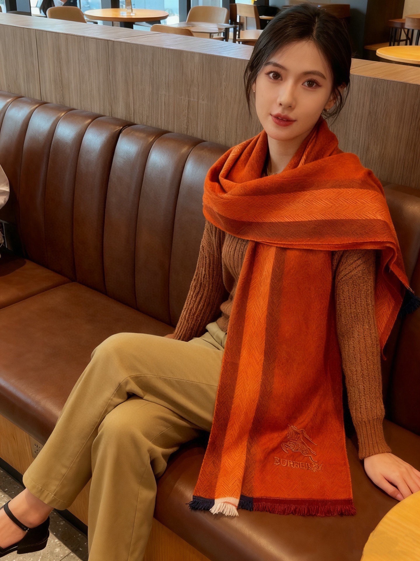 新款巴宝莉Bur羊绒男士精仿细腻围巾好看的要疯掉了，太有型太有魅力了！！！非常斯文时尚的秋冬单品！真的很