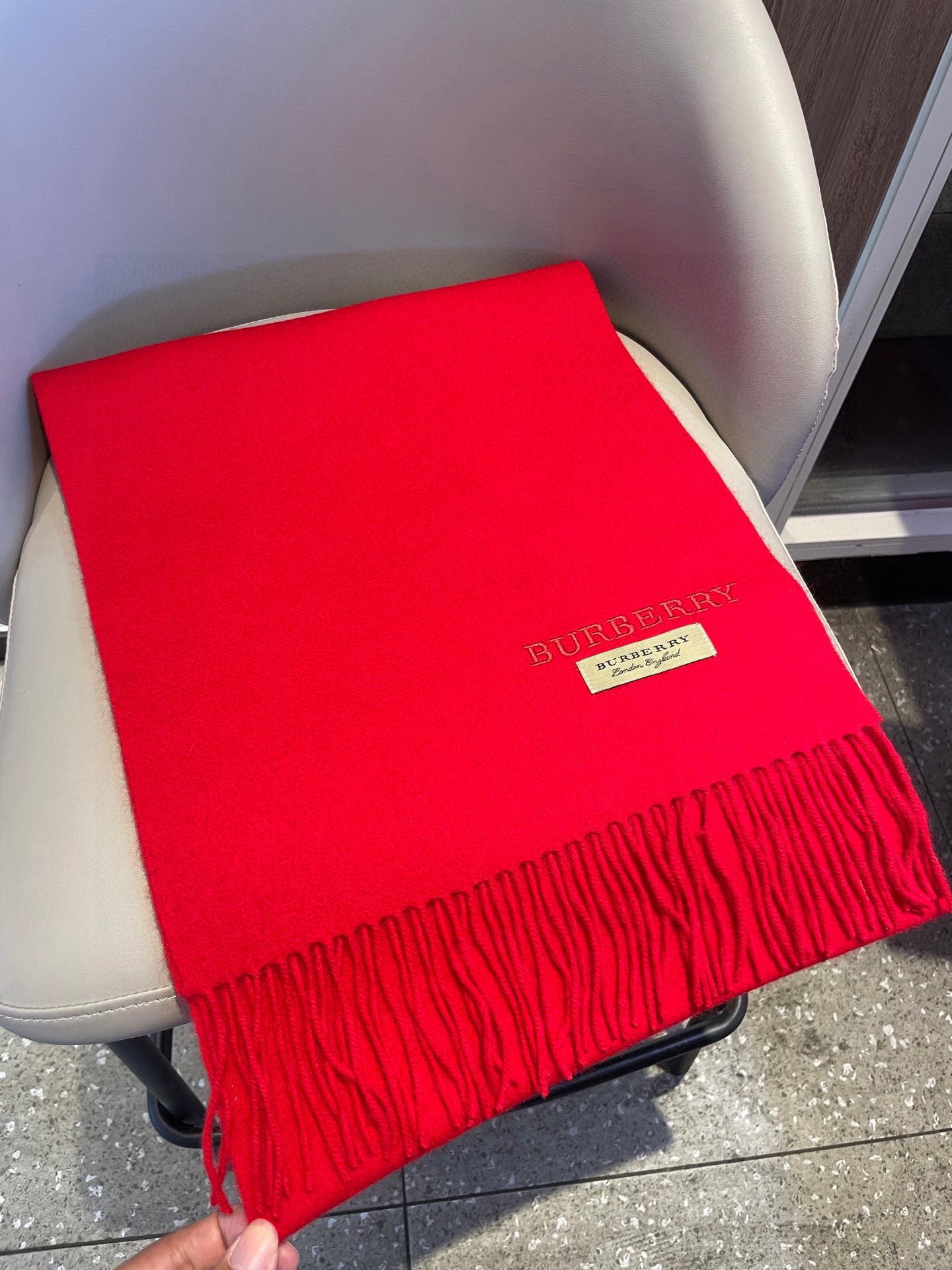 巴宝莉BURBERRY字母专柜款❗️ 顶级出口尾单刺绣👍货不多，下手一定要快，真心美的让人非常非常心动 