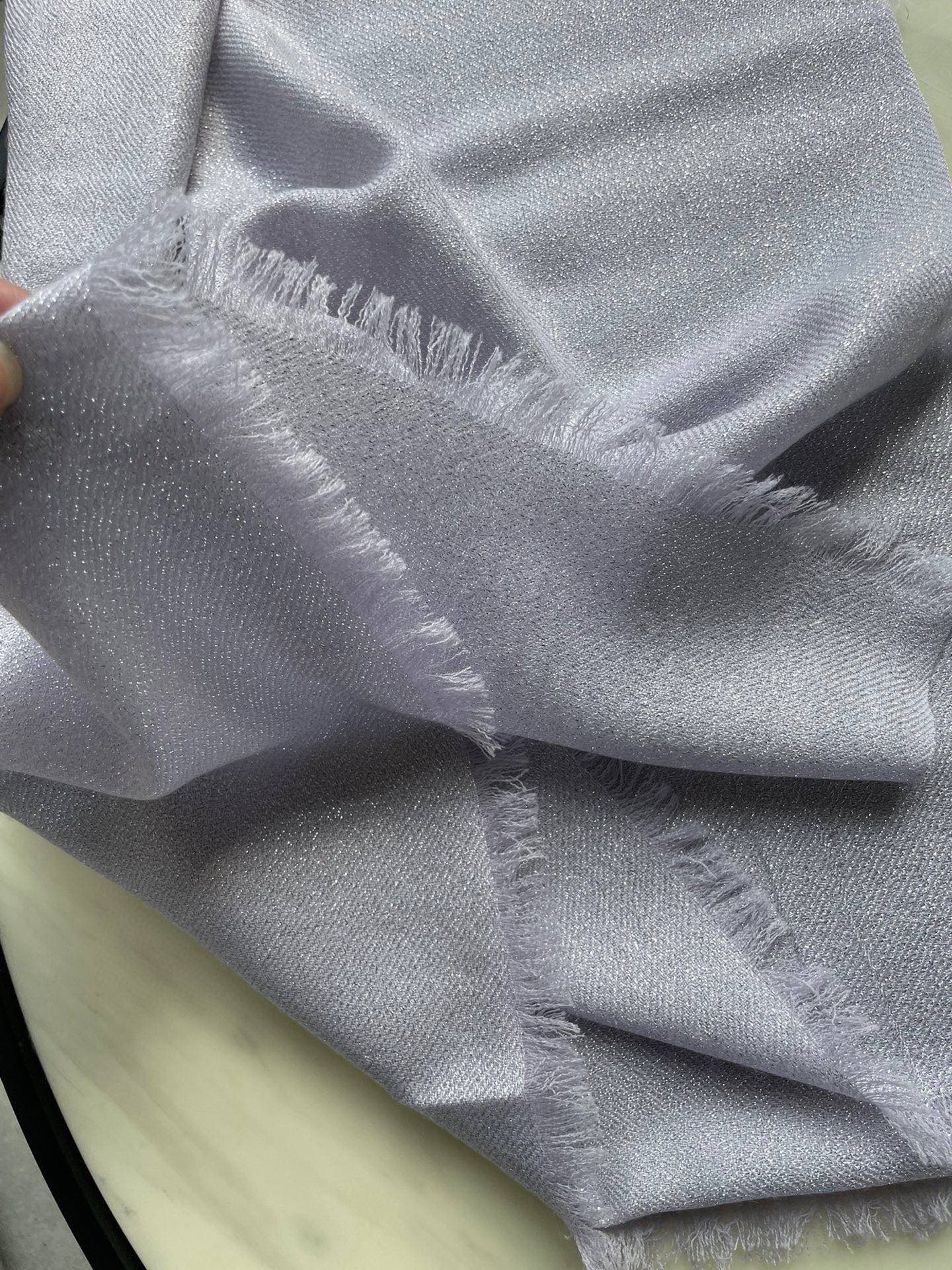 香奈儿chanel顶级旷世绝美👼，👏小香风绝美百搭款💋专柜限量哦‼有钱都很难订到💛💙💜顶级纯羊绒，品质上