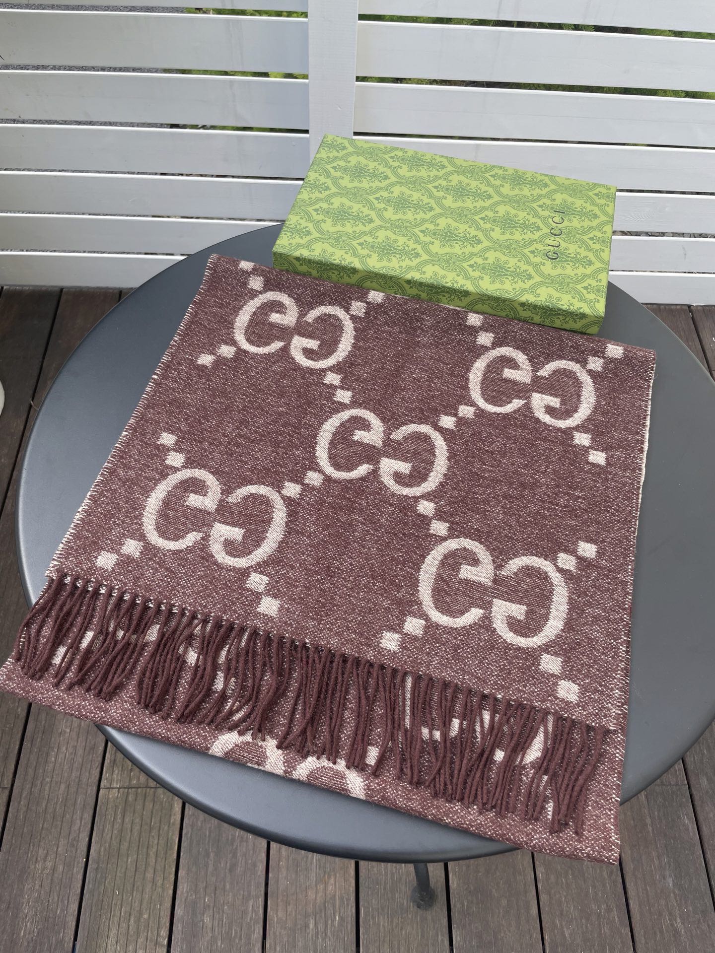 GUCCI（古奇）官网同步！代购级别！最新双面两用古驰围巾，永远加分的G秋冬单品！各种穿衣风格都可以和她