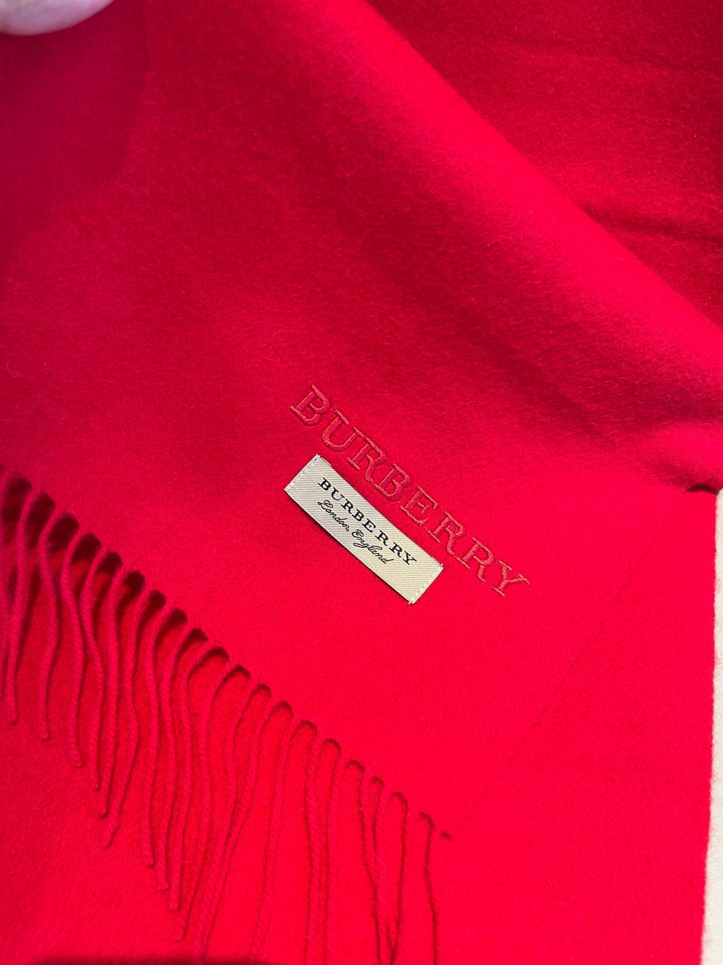 巴宝莉BURBERRY字母专柜款❗️ 顶级出口尾单刺绣👍货不多，下手一定要快，真心美的让人非常非常心动 