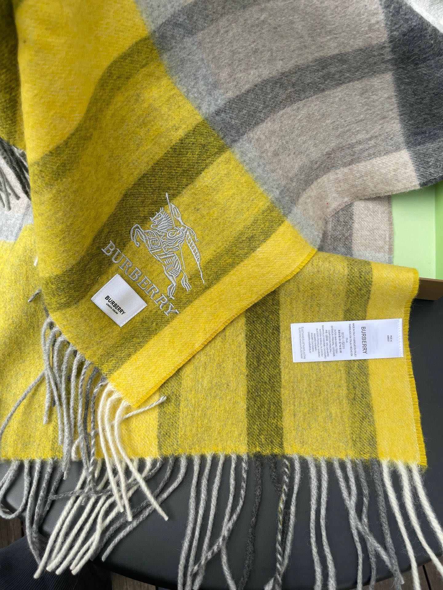 巴宝莉男女士披肩✨羊绒经典格纹👐围巾♨️高尖端产物⚠️，经典logo刺绣，时尚大牌的顶尖设计款💕拿到手你