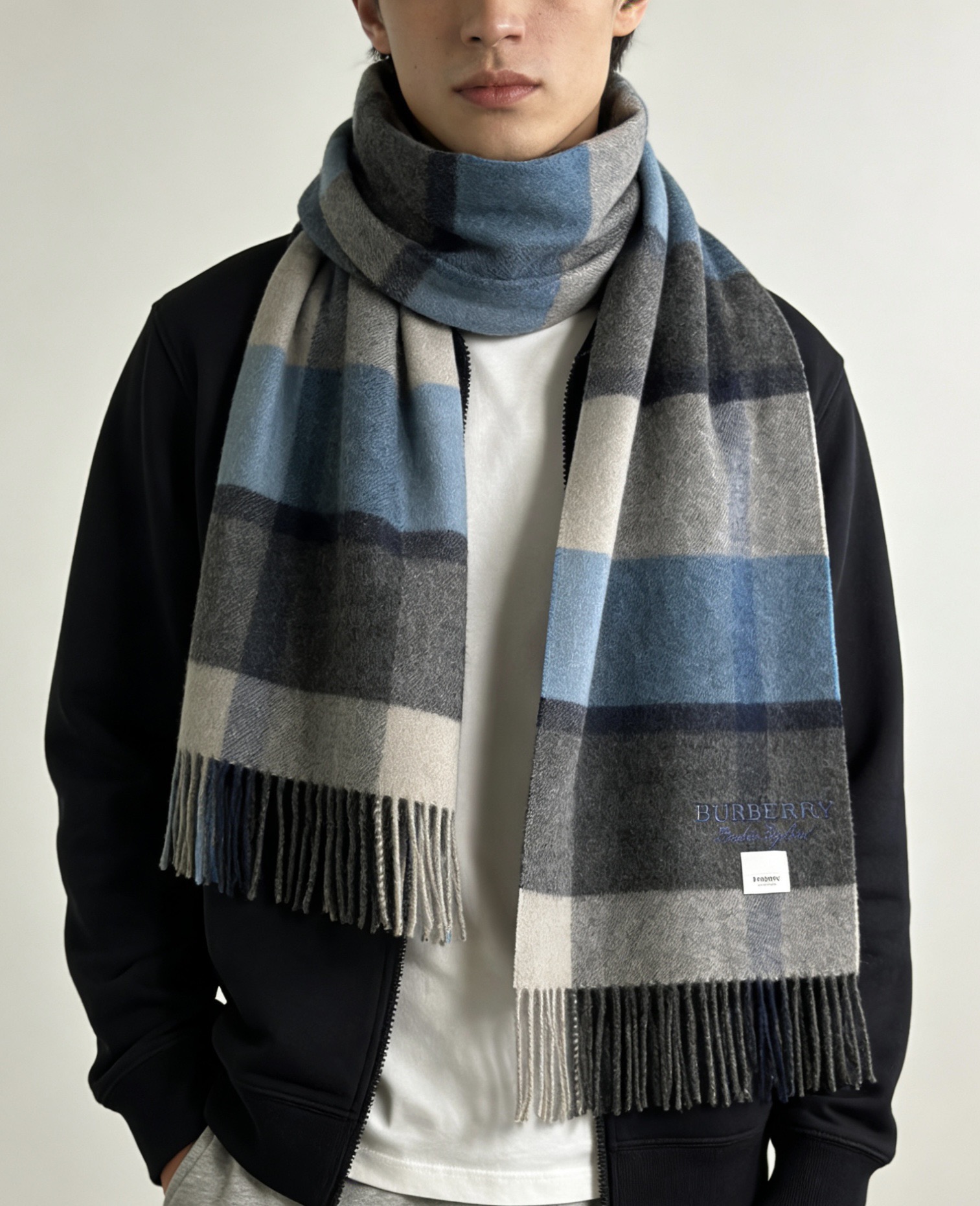 新款巴宝莉BURBERRY字母专柜款❗️ 顶级出口尾单刺绣👍货不多，下手一定要快，真心美的让人非常非常心