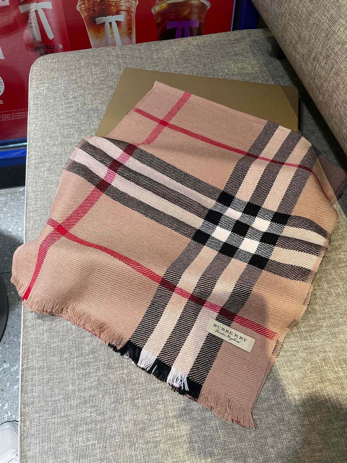 同步官网，巴宝莉经典时尚的情怀。日常时髦实用款】Burberry新款，真的无敌时髦百搭！！独有的格调，这