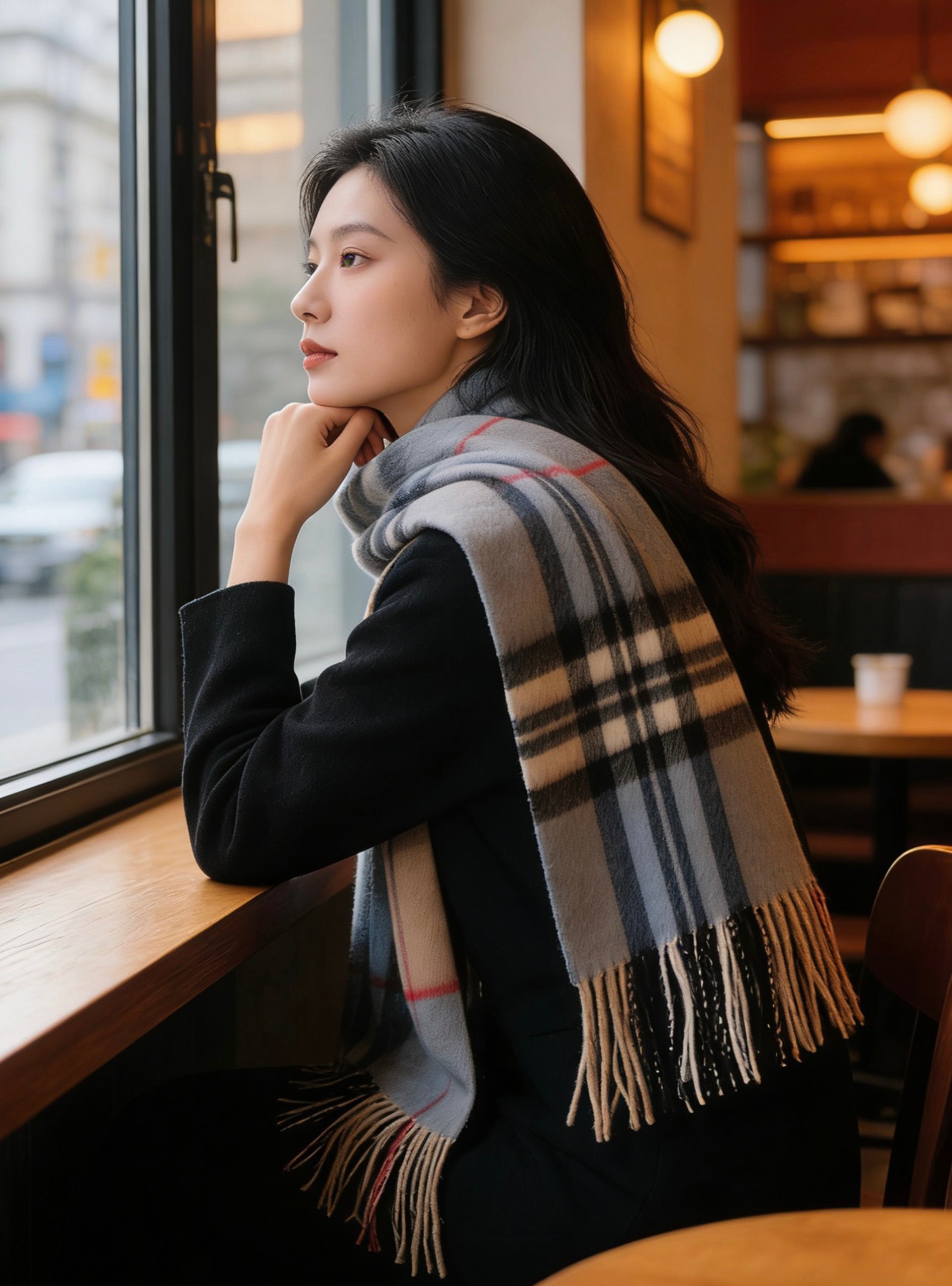 新款巴宝莉 𝐁𝐔𝐑𝐁𝐄𝐑𝐑𝐘格纹驼色拼接，B家羊绒拼色围巾奉上🈚️论男女都可用！错色搭配也是近年来的风潮