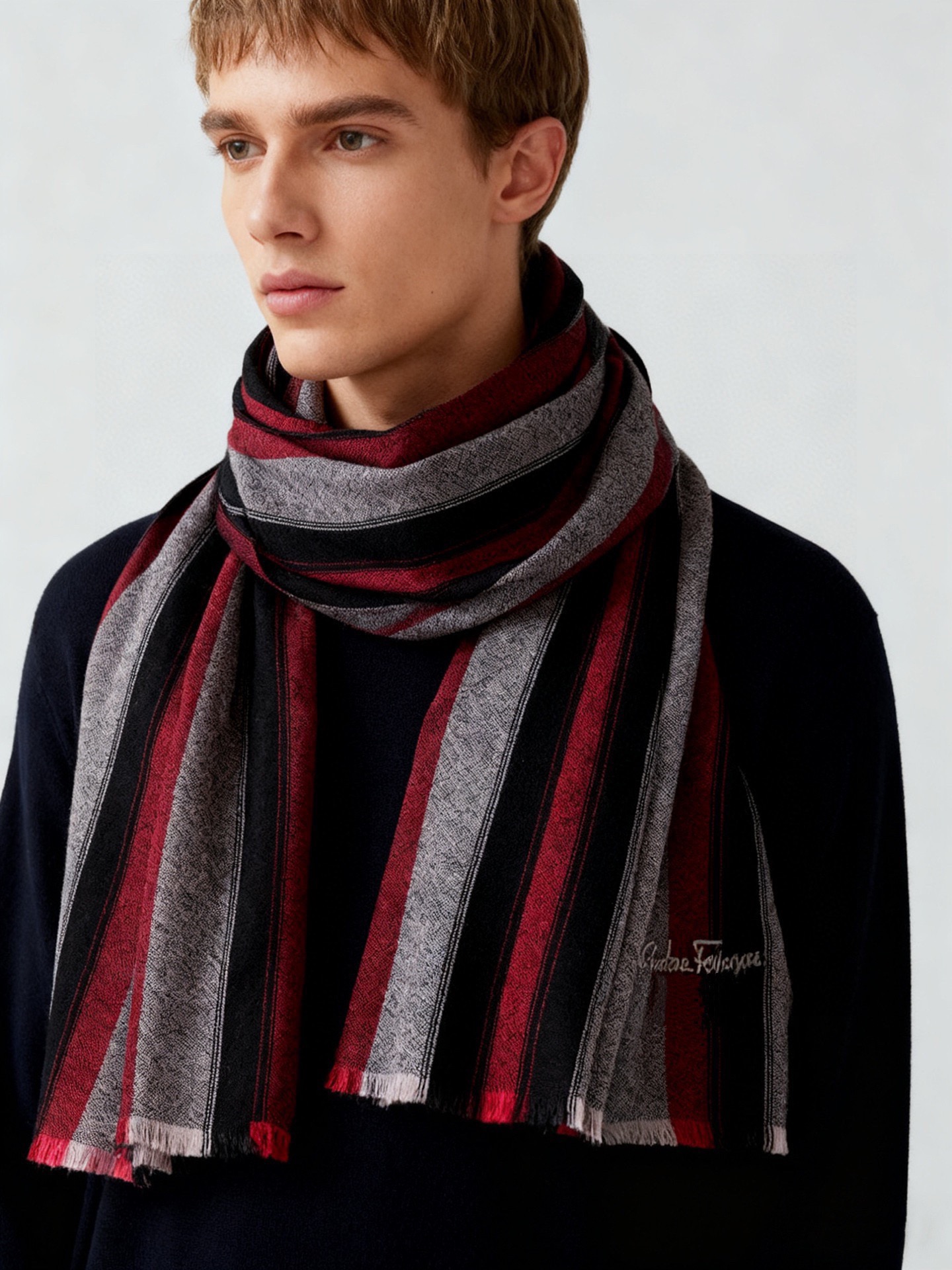 菲拉格慕 男士【原单】高尖端⚠️新品【竖条纹】进口丝羊毛面料♨️高尖端产物⚠️绝对令人尖叫的品质👍时尚大