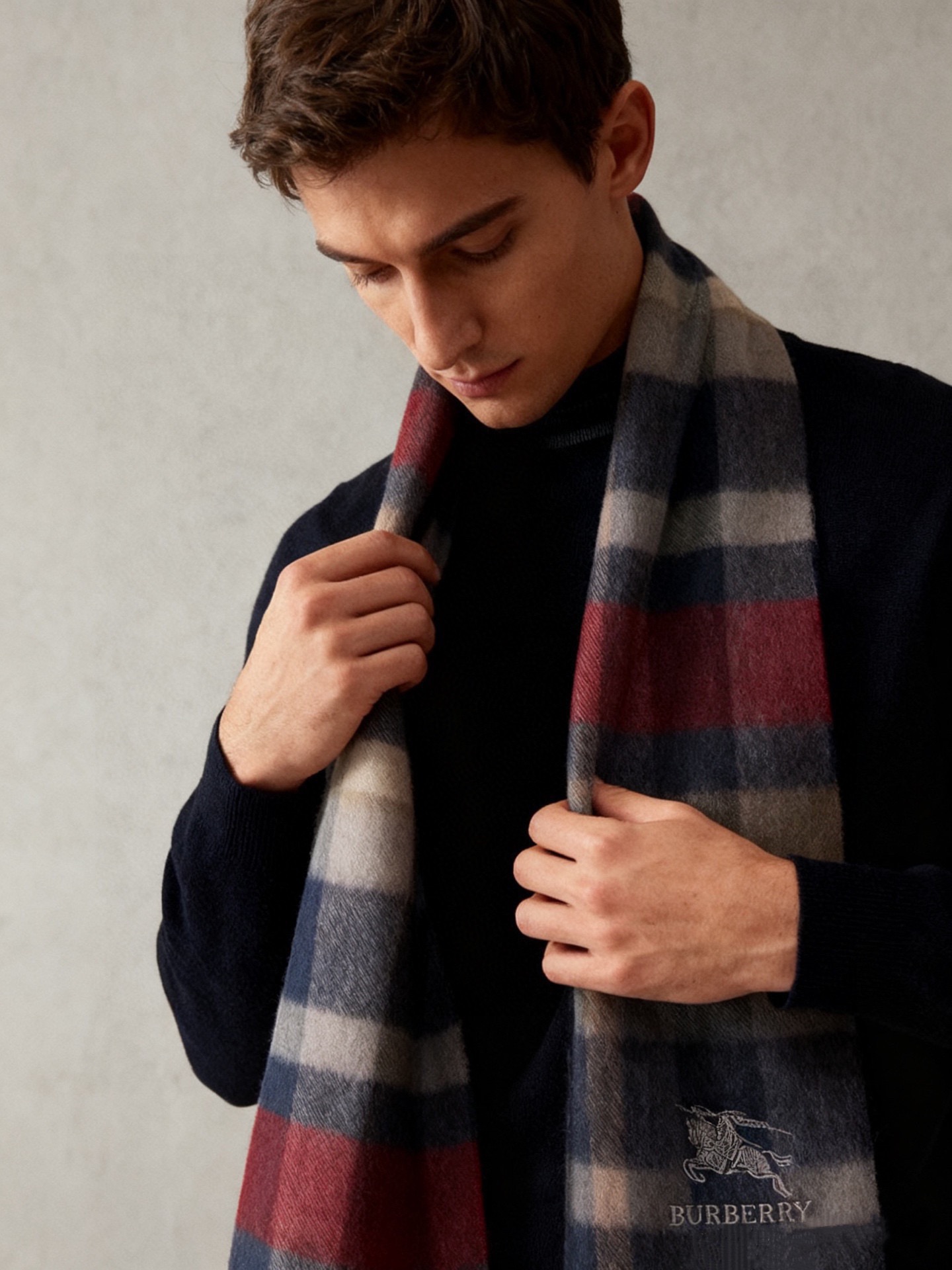 巴宝莉男士格子高级货❗️ 顶级出口尾单战马刺绣👍货不多，下手一定要快，真心美的让人非常非常心动 上身效果