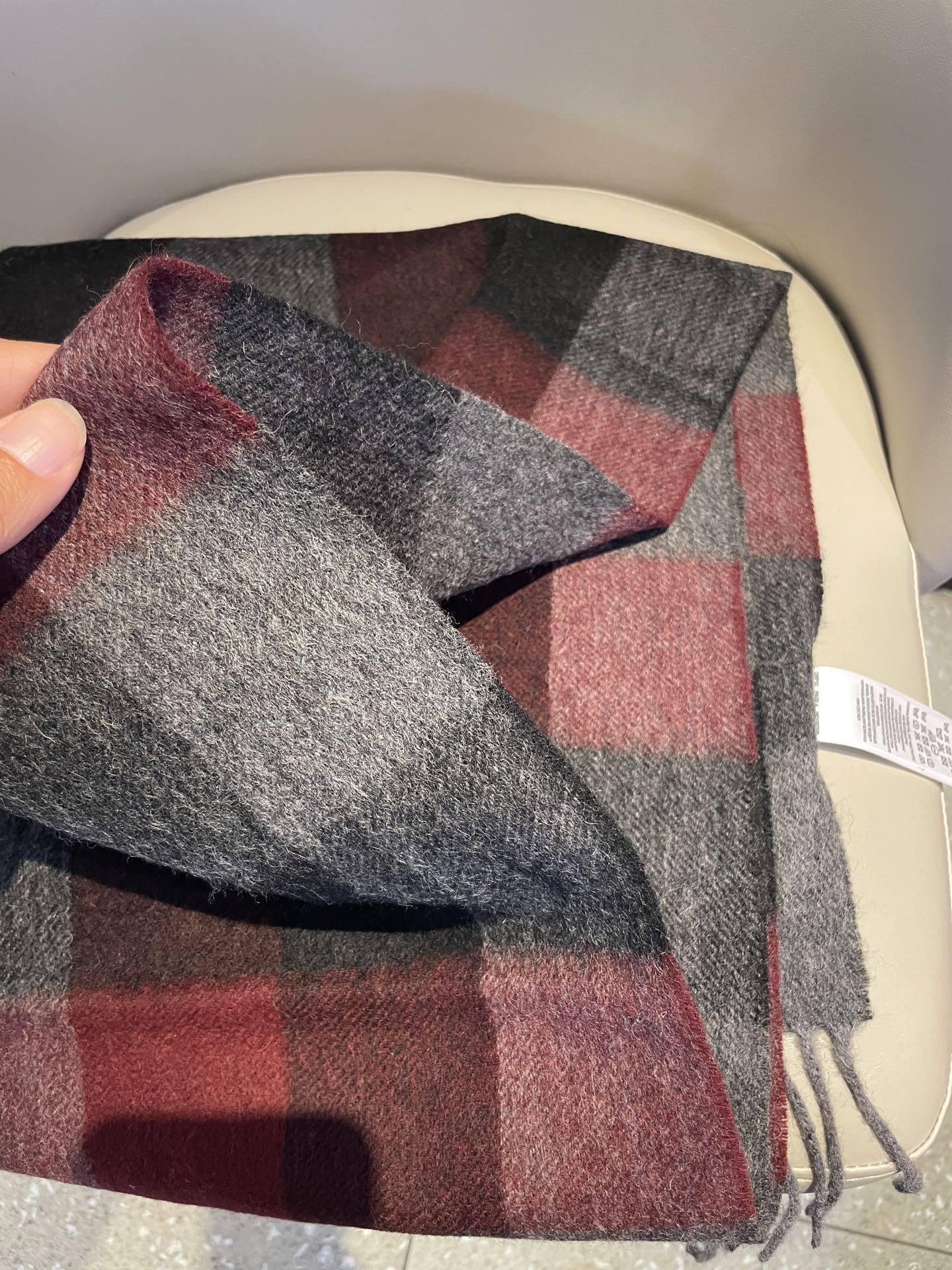 巴宝莉男士格子高级货❗️ 顶级出口尾单战马刺绣👍货不多，下手一定要快，真心美的让人非常非常心动 上身效果