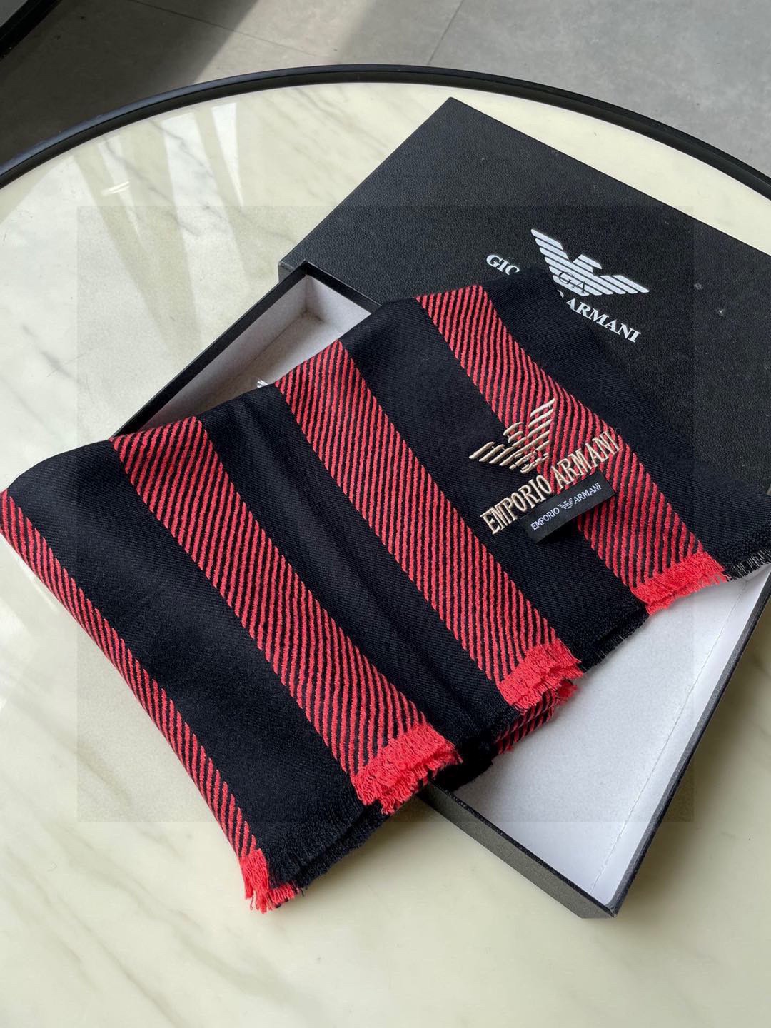 男款阿玛尼（Arman）小披肩且买且珍惜~~男款真的很少，一年也就出几款，都是出口订单所以比较难遇。男人