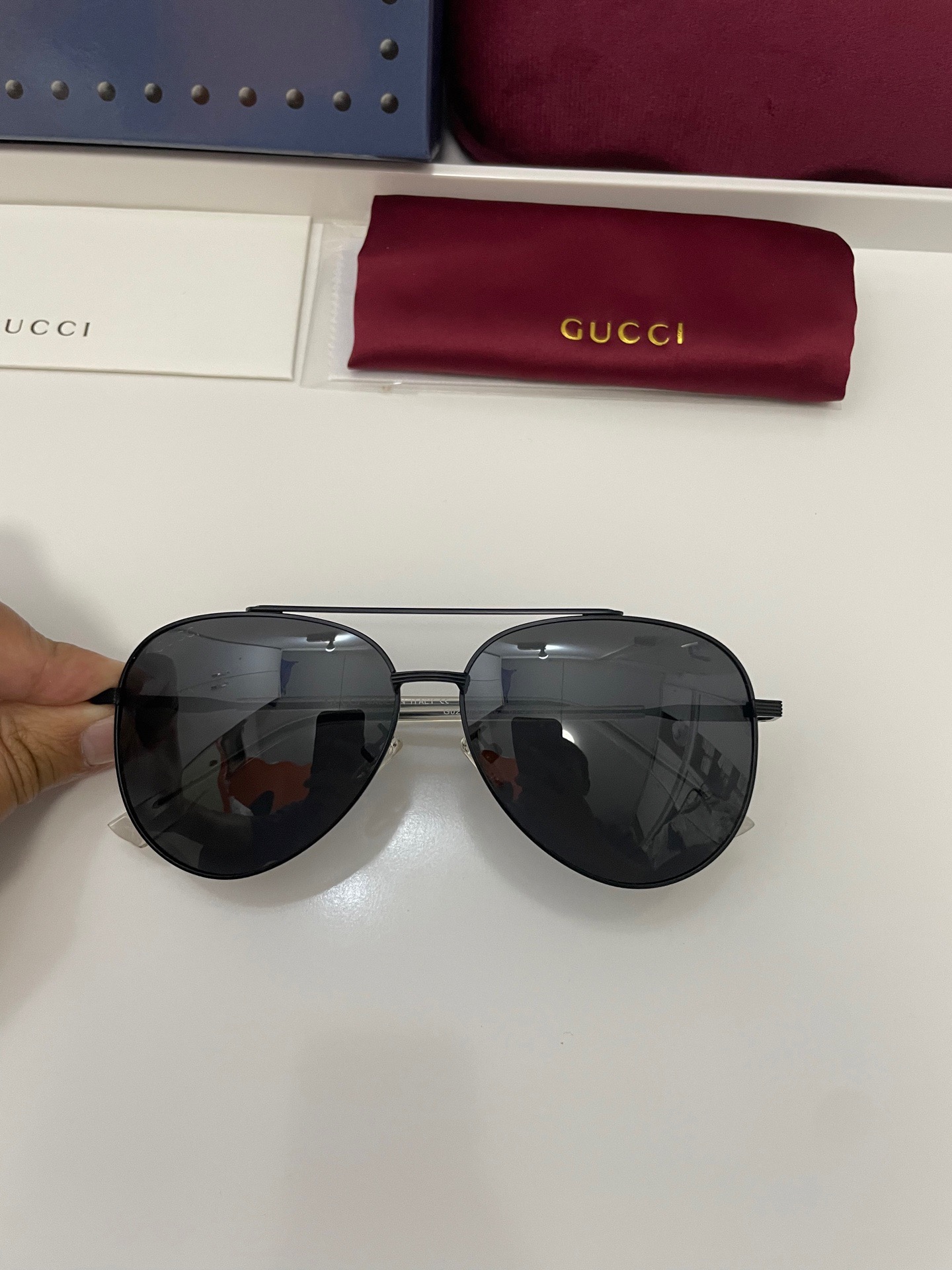 Солнцезащитные очки Gucci авиаторы