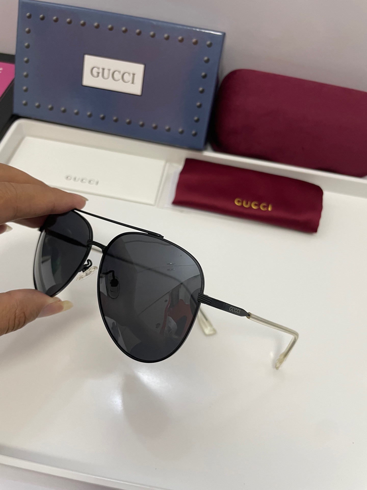Солнцезащитные очки Gucci авиаторы