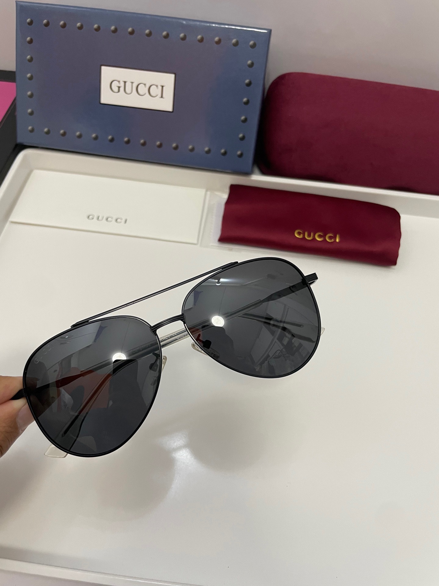 Солнцезащитные очки Gucci авиаторы