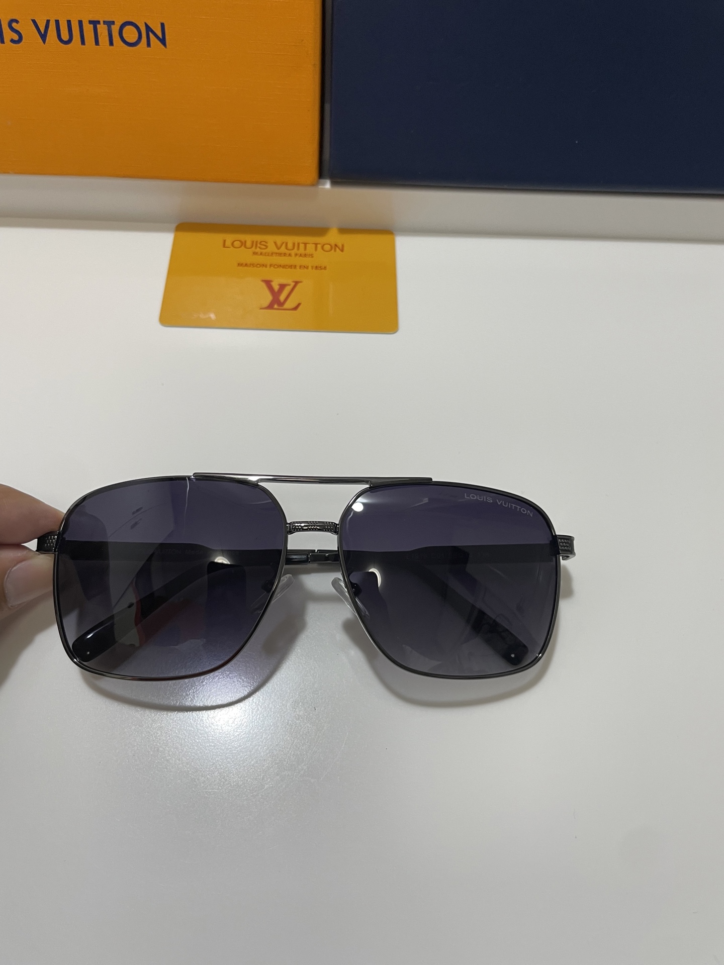 Мужские солнцезащитные очки Louis Vuitton