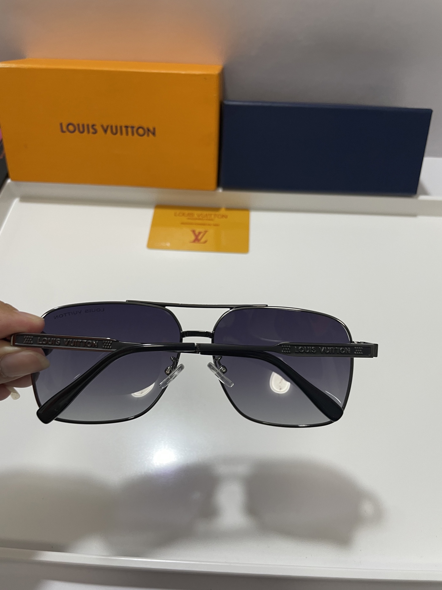 Мужские солнцезащитные очки Louis Vuitton