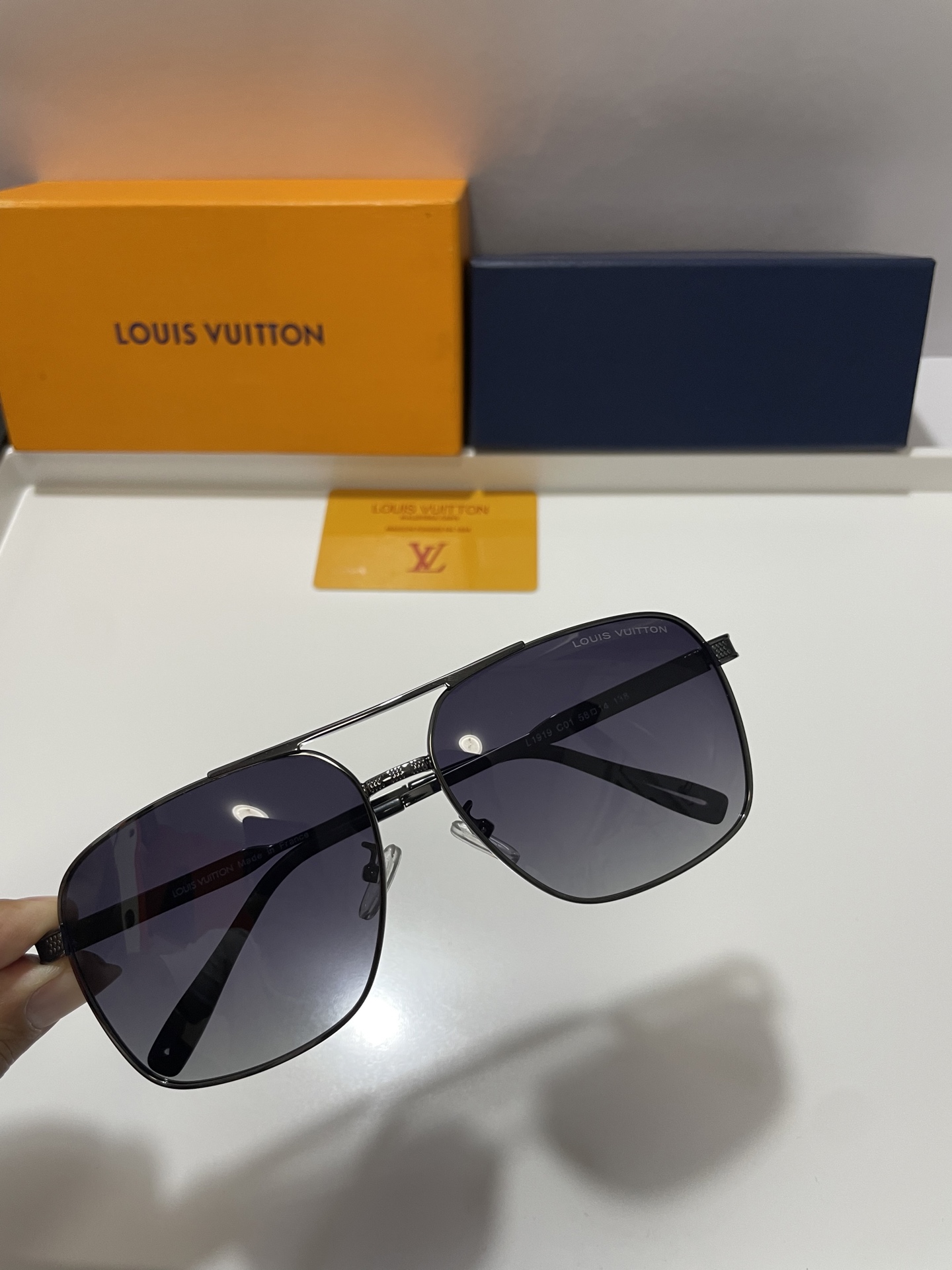 Мужские солнцезащитные очки Louis Vuitton
