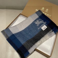牛货🐮巴宝莉新品男士、女士同款小披肩✨羊绒经典格纹👐围巾♨️高尖端产物⚠️,经典logo刺绣,时尚大牌的顶尖设计款💕拿到 牛货🐮巴宝莉新品男士、女士同款小披肩✨羊绒经典格纹👐围巾♨️高尖端产物⚠️,经典logo刺绣,时尚大牌的顶尖设计款💕拿到
