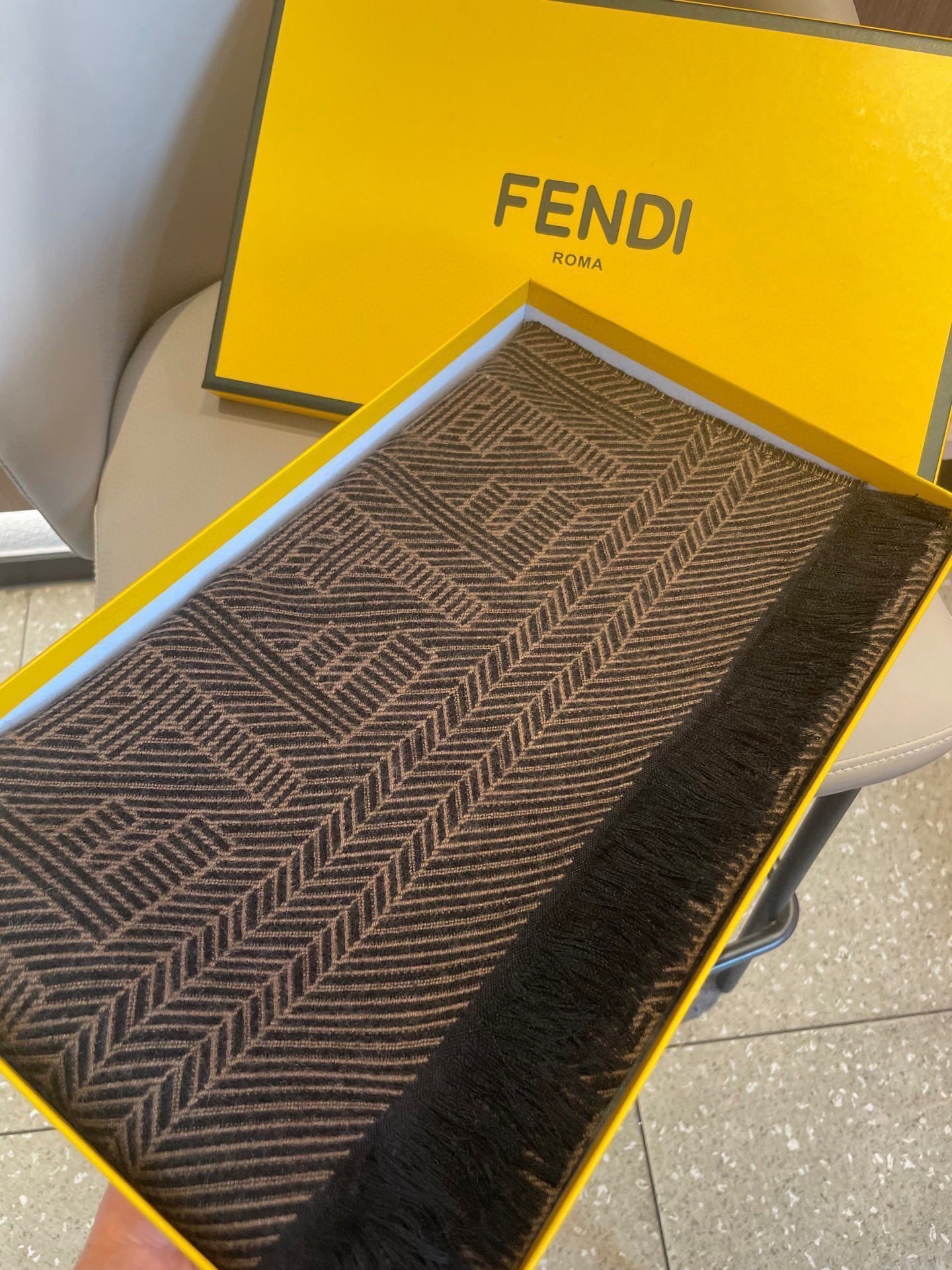 🆕 FENDI · 芬迪❗️最能碰撞出高级感❗️双F绝对是今年时尚圈最炙手可热的潮流风向标❗️最流行的老花FF元素风格, 🆕 FENDI · 芬迪❗️最能碰撞出高级感❗️双F绝对是今年时尚圈最炙手可热的潮流风向标❗️最流行的老花FF元素风格,