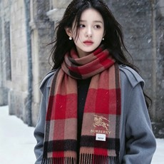 牛货🐮巴宝莉新品男士、女士同款小披肩✨羊绒经典格纹👐围巾♨️高尖端产物⚠️,经典logo刺绣,时尚大牌的顶尖设计款💕拿到 牛货🐮巴宝莉新品男士、女士同款小披肩✨羊绒经典格纹👐围巾♨️高尖端产物⚠️,经典logo刺绣,时尚大牌的顶尖设计款💕拿到
