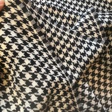 迪奥Dior尾单新款千鸟格拼色羊毛围巾,直接出欧洲的,正儿八经的正品订单…和大货一起出来,不用多流弊的文字,它是全世界最 迪奥Dior尾单新款千鸟格拼色羊毛围巾,直接出欧洲的,正儿八经的正品订单…和大货一起出来,不用多流弊的文字,它是全世界最