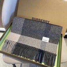 新款男士巴宝莉Bur羊羔毛格子好看的要疯掉了,太有型太有魅力了!!!非常斯文时尚的秋冬单品!真的很喜欢,非常Classi 新款男士巴宝莉Bur羊羔毛格子好看的要疯掉了,太有型太有魅力了!!!非常斯文时尚的秋冬单品!真的很喜欢,非常Classi