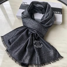 香奈儿chanel顶级旷世绝美👼,👏小香风绝美百搭款💋专柜限量哦‼有钱都很难订到💛💙💜顶级纯羊绒,品质上乘✨精美LOGO 香奈儿chanel顶级旷世绝美👼,👏小香风绝美百搭款💋专柜限量哦‼有钱都很难订到💛💙💜顶级纯羊绒,品质上乘✨精美LOGO