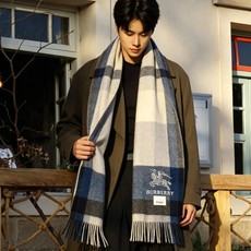 牛货🐮巴宝莉新品男士、女士同款小披肩✨羊绒经典格纹👐围巾♨️高尖端产物⚠️,经典logo刺绣,时尚大牌的顶尖设计款💕拿到 牛货🐮巴宝莉新品男士、女士同款小披肩✨羊绒经典格纹👐围巾♨️高尖端产物⚠️,经典logo刺绣,时尚大牌的顶尖设计款💕拿到