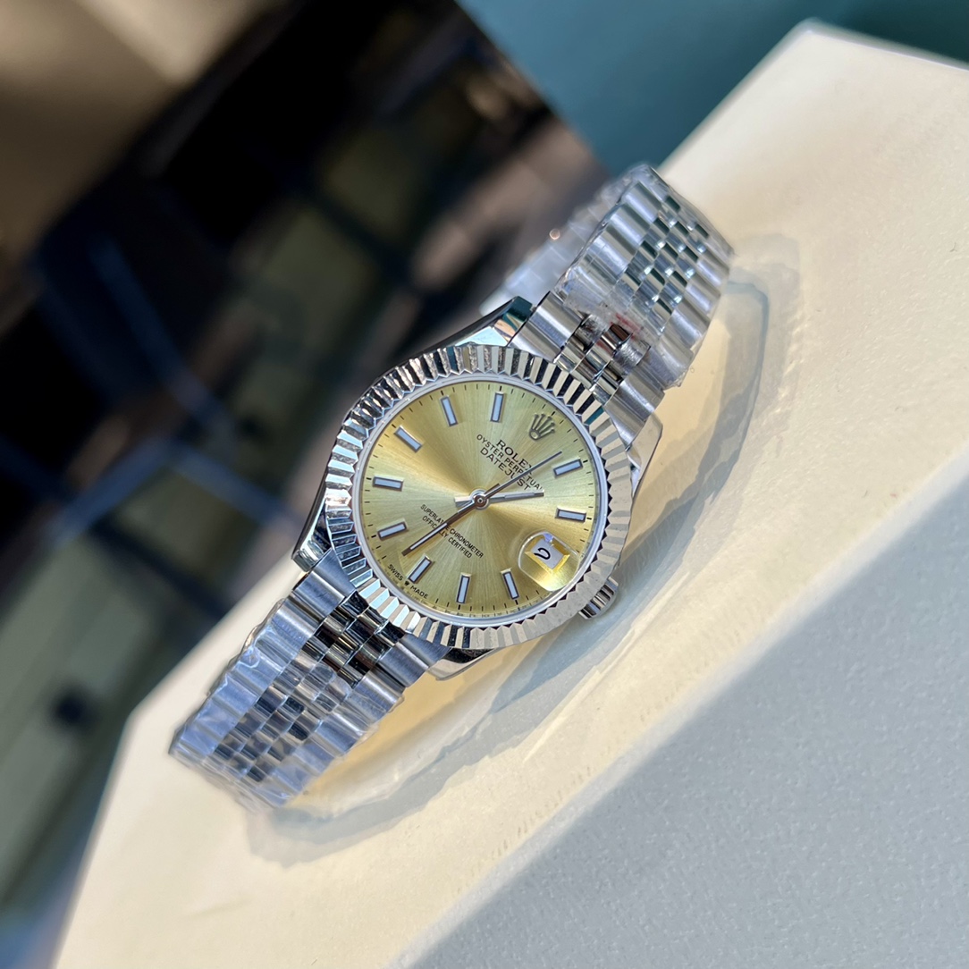 Cuanto más clásica es una caja de lotes, más necesita una actitud atemporal. El reloj Rolex Perpetual Datejus…