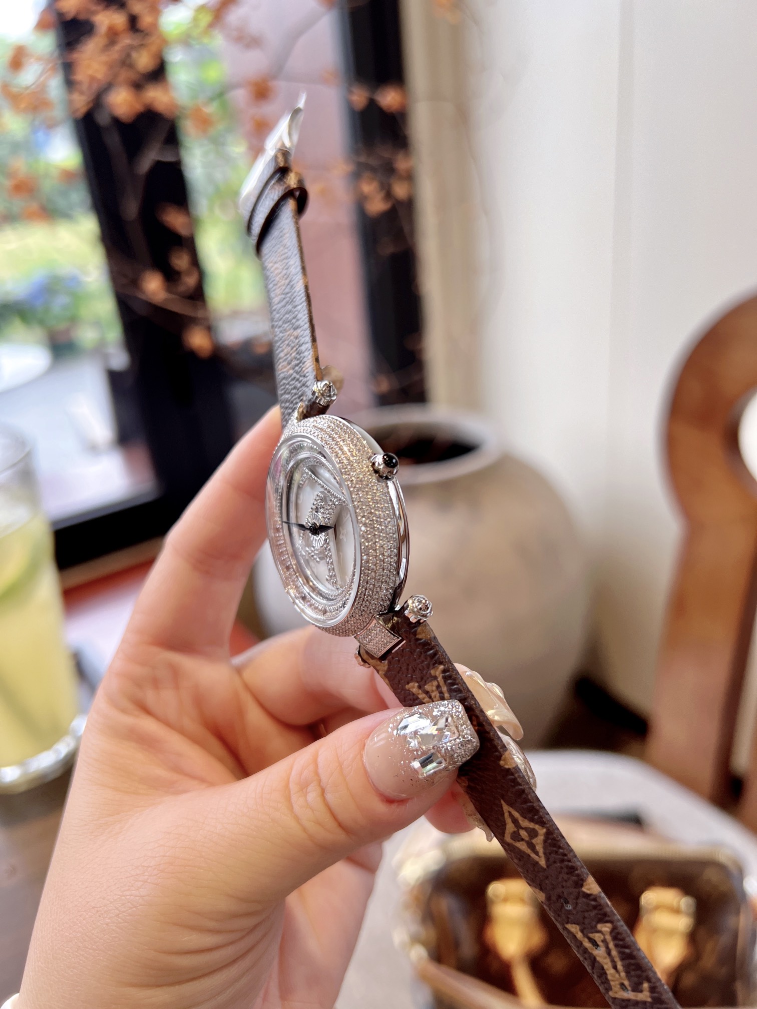 LV 1218 Wristwatch: Elegant Design, Durable Materials, Timeless Style - 图片 7
