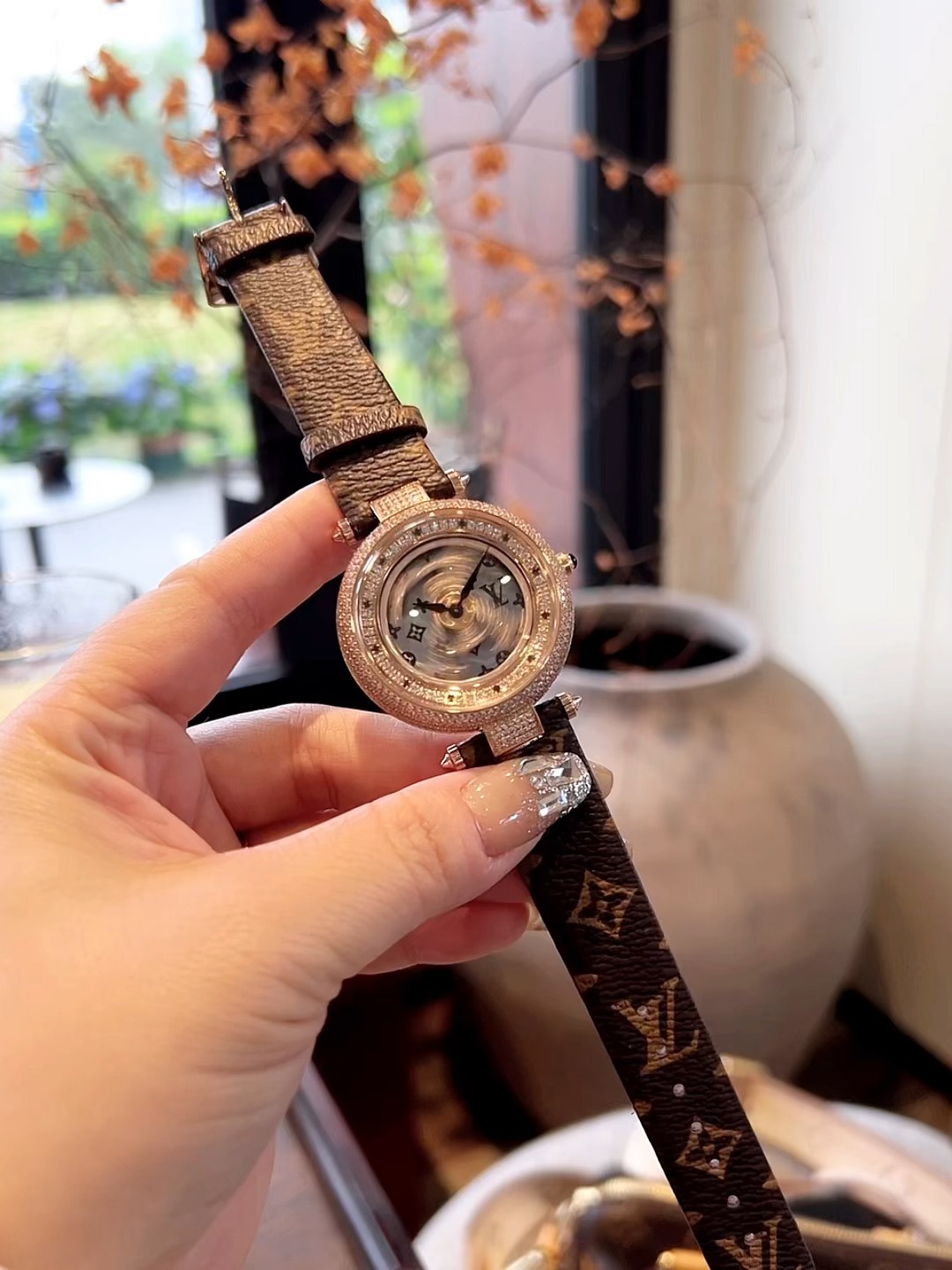 Stylish LV Run Wristwatch: 38mm Steel Shell, Italian Leather, Swiss Movement, Scratch-Resistant Glass