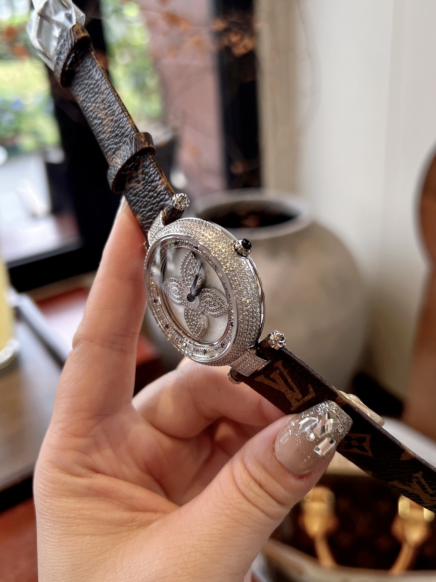 LV 1218 Wristwatch: Stylish Design, Durable Materials, Timeless Elegance, Italian Leather, Swiss Movement - 图片 7