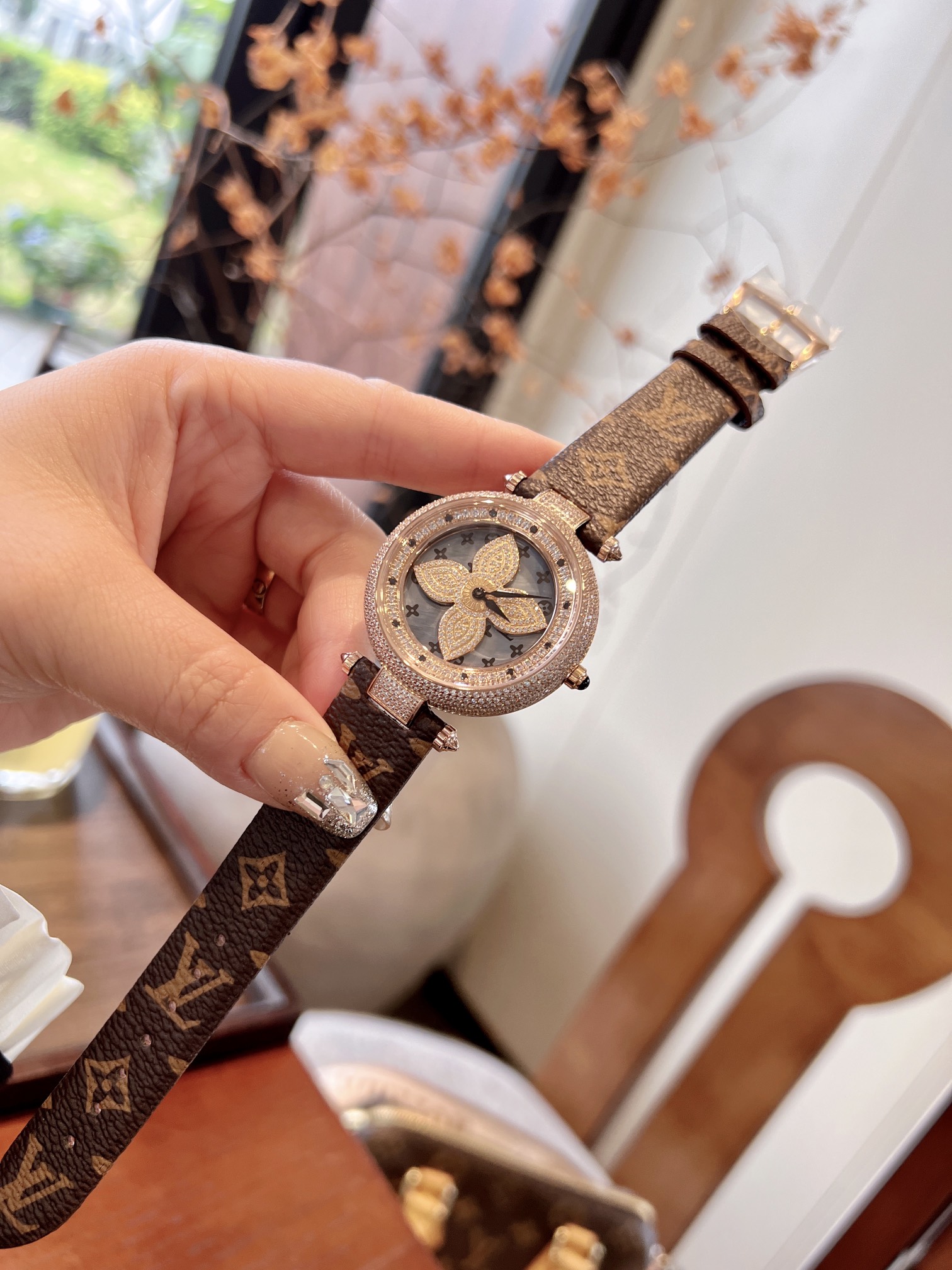 LV 1218 Wristwatch: Stylish Design, Durable Materials, Timeless Elegance, Italian Leather, Swiss Movement - 图片 6