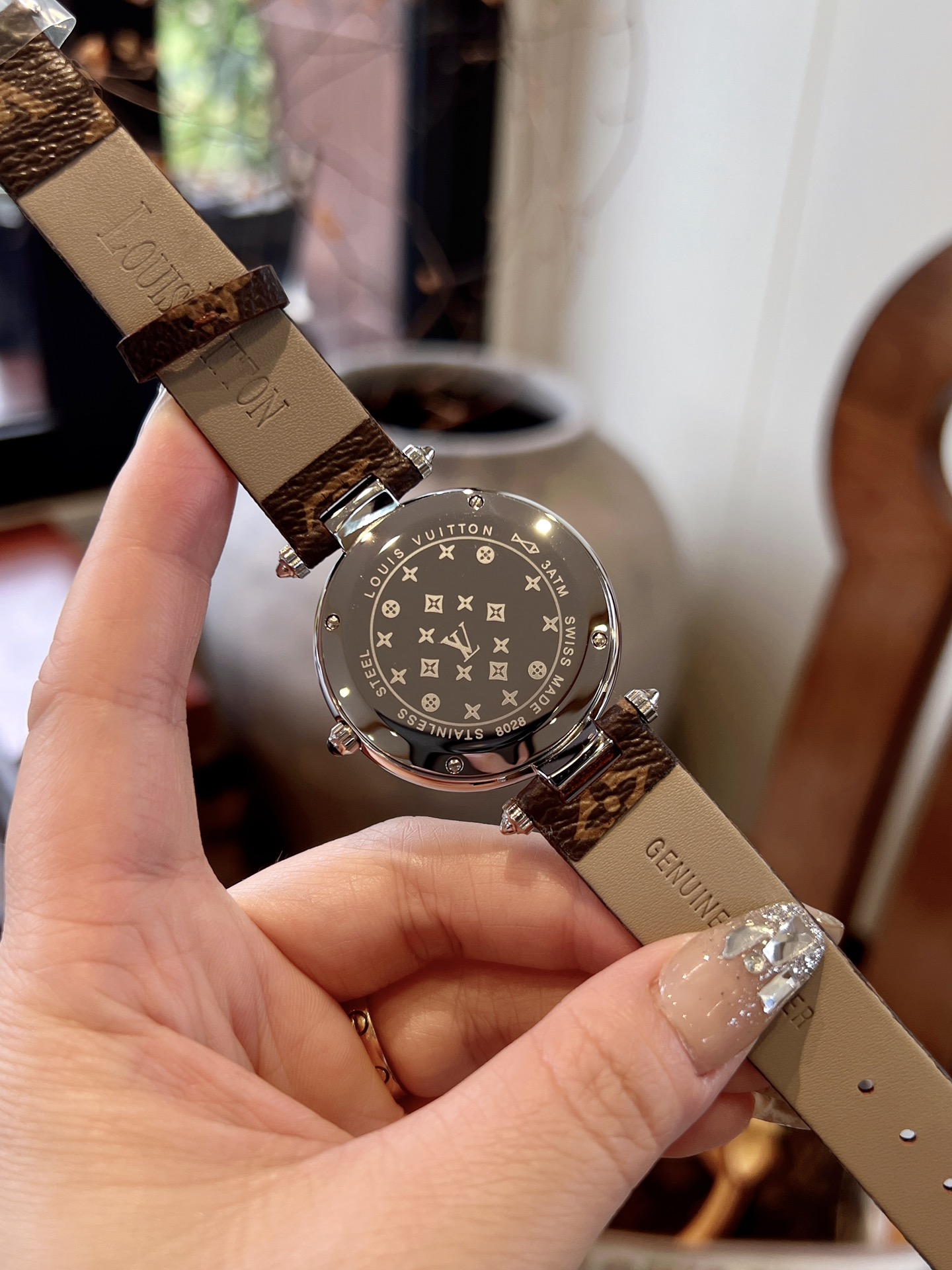 LV 1218 Wristwatch: Stylish Design, Durable Materials, Timeless Elegance, Italian Leather, Swiss Movement - 图片 8