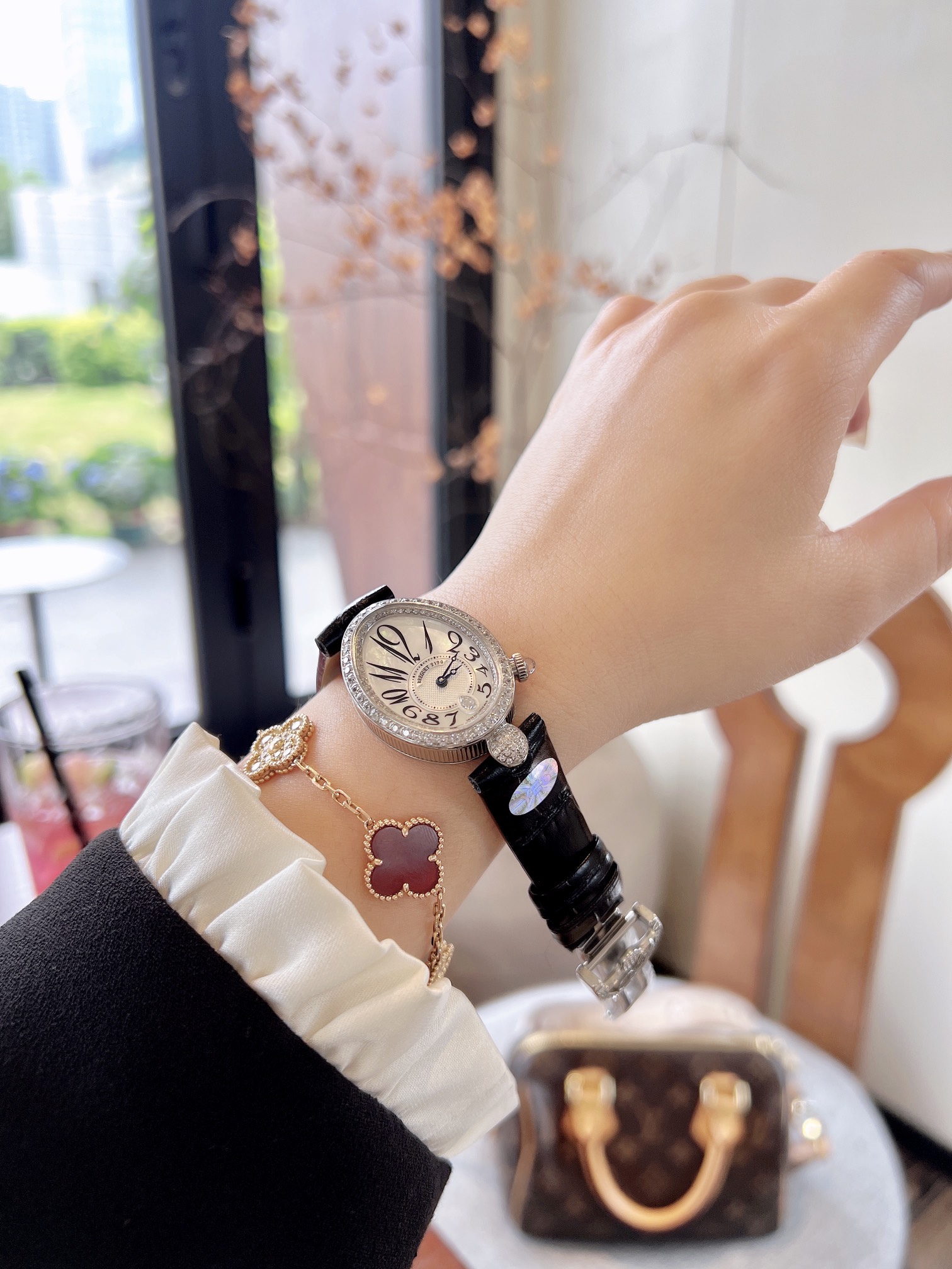 Breguet Queen Naples Series: Unique, Elegant, Swiss Stone-Swiss Core Design - 图片 3