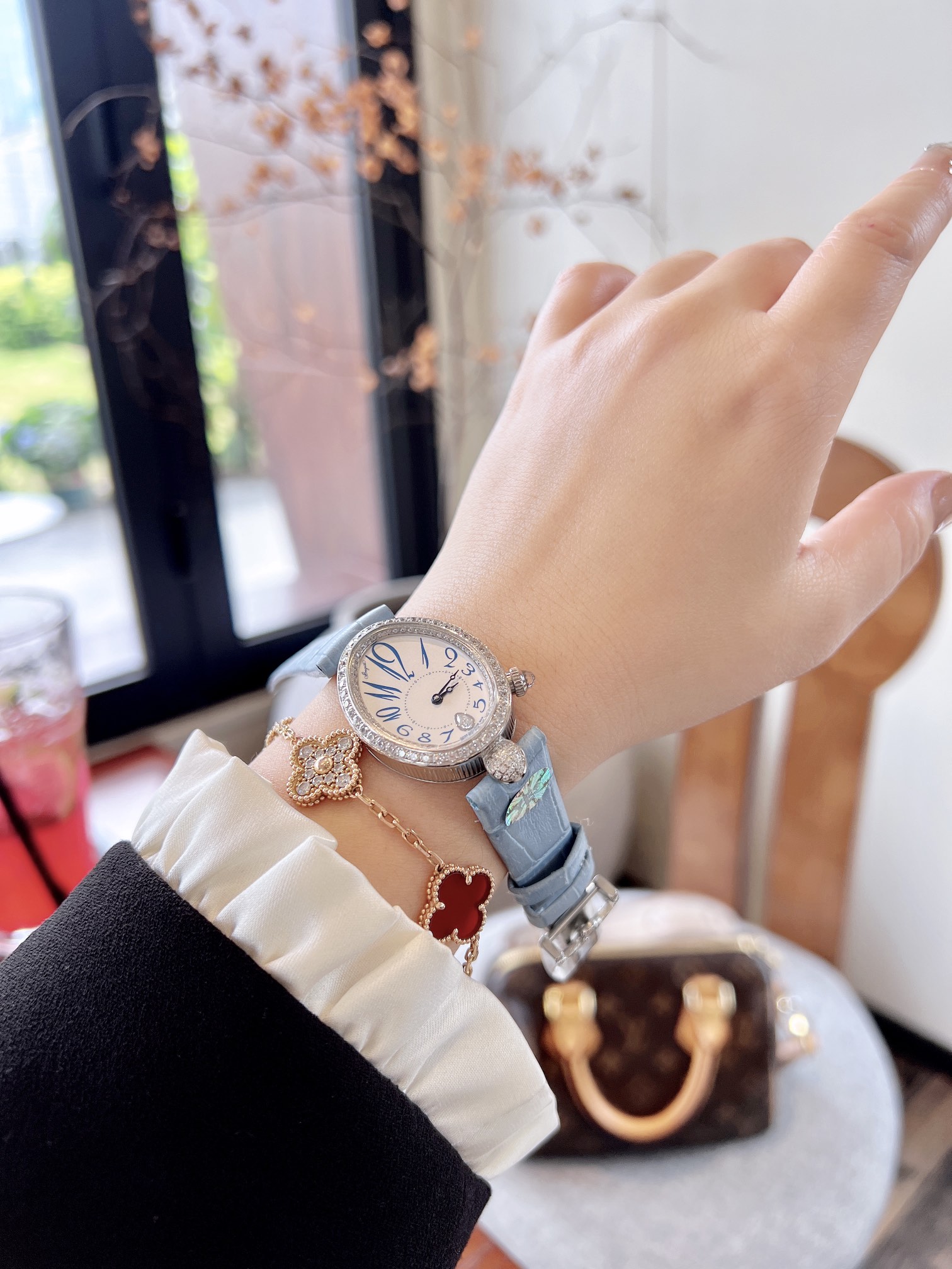 Breguet Queen Naples Series: Unique, Elegant, Swiss Stone-Swiss Core Design - 图片 5