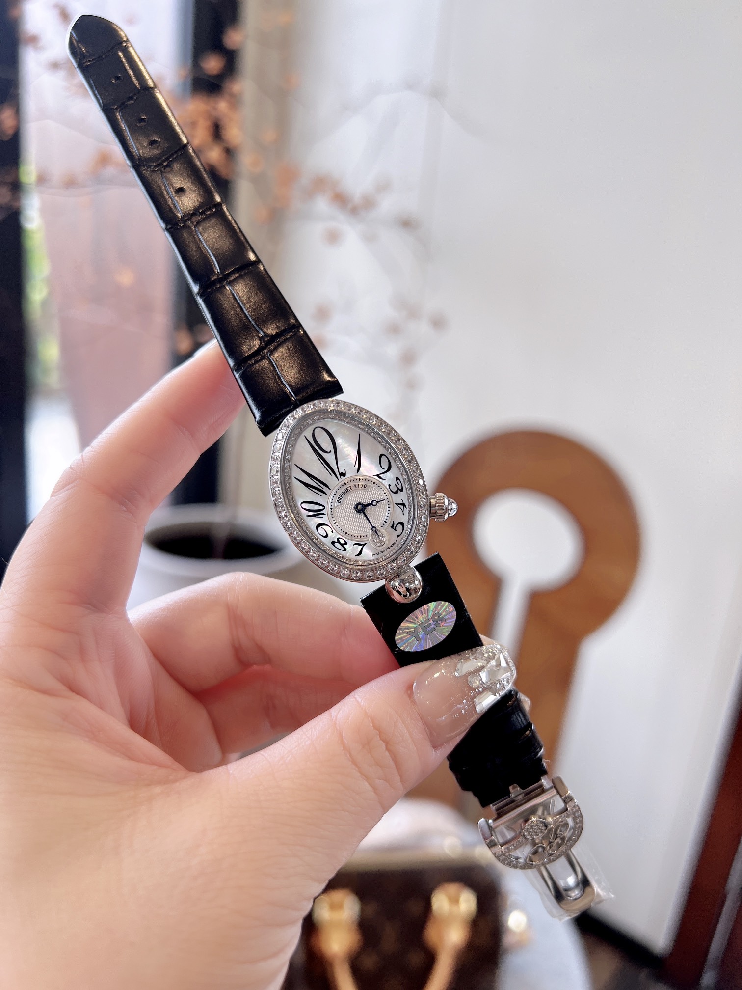 宝玑那不勒斯王后系列REINEDENAPLES[色]高品质女士瑞士石英机芯女表腕表[色]设计灵感正是来自